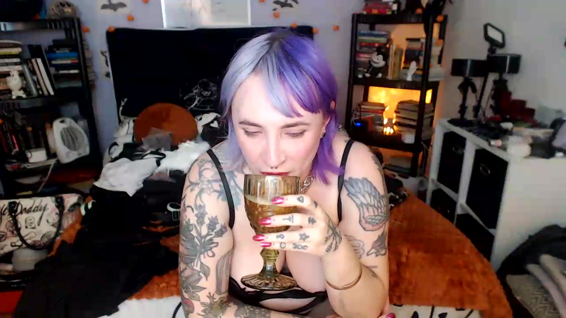 Gallery image thumbnail from AxeHallow's myfreecams stream on, 05/16/2026, 03:56 image 3 of 20