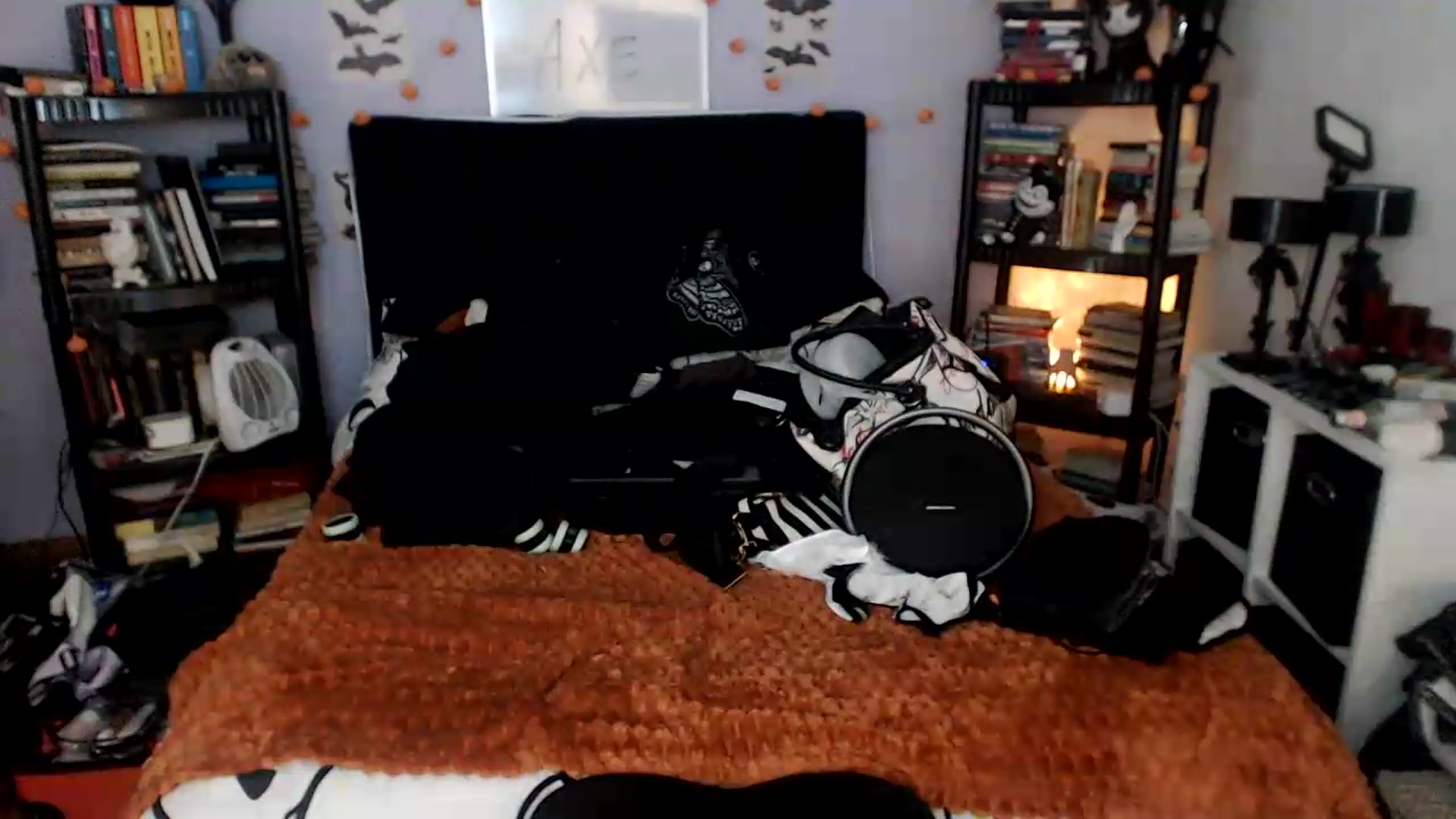 Gallery image thumbnail from AxeHallow's myfreecams stream on, 05/20/2026, 04:15 image 11 of 20