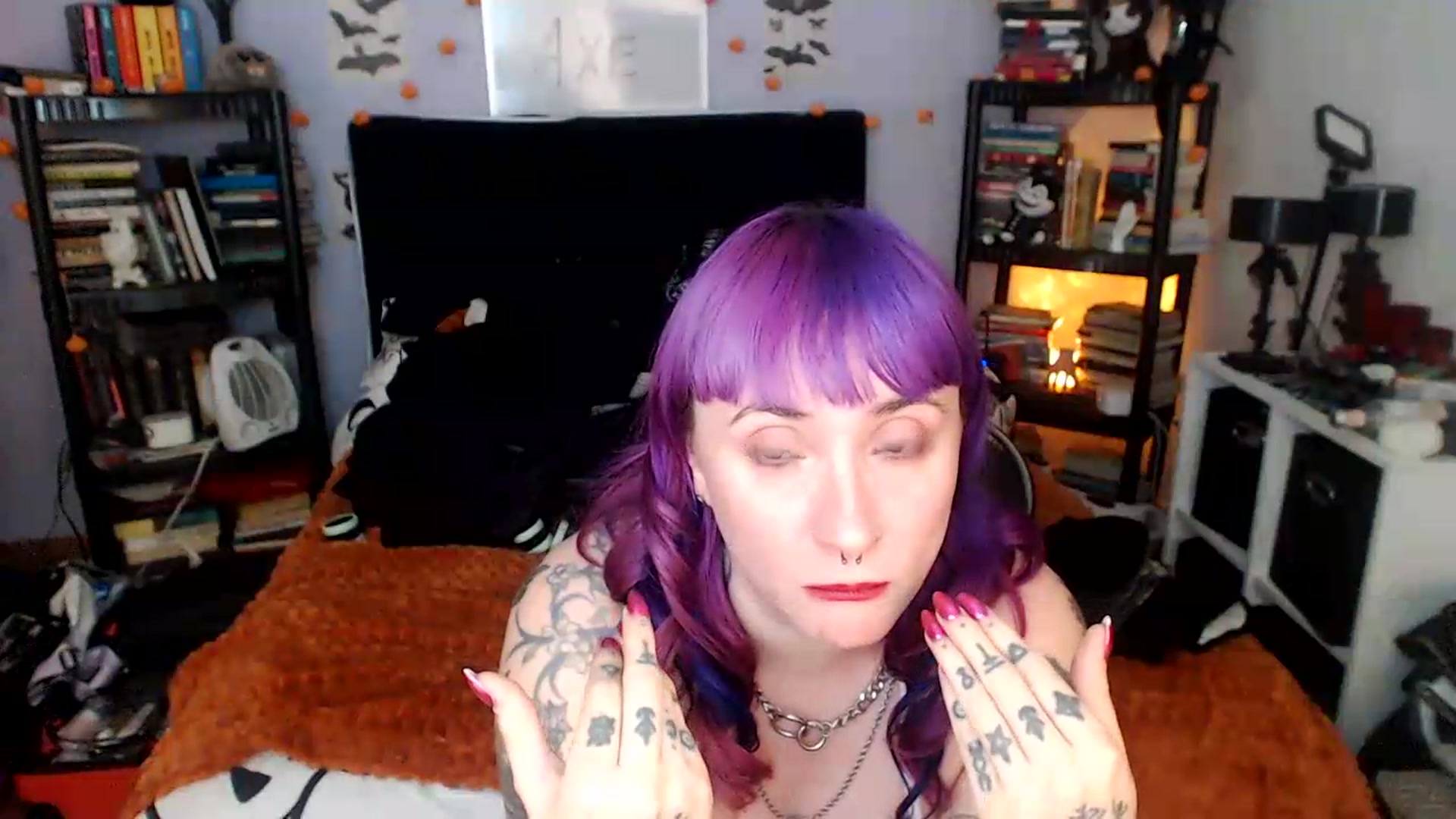 Gallery image thumbnail from AxeHallow's myfreecams stream on, 05/20/2026, 04:15 image 13 of 20