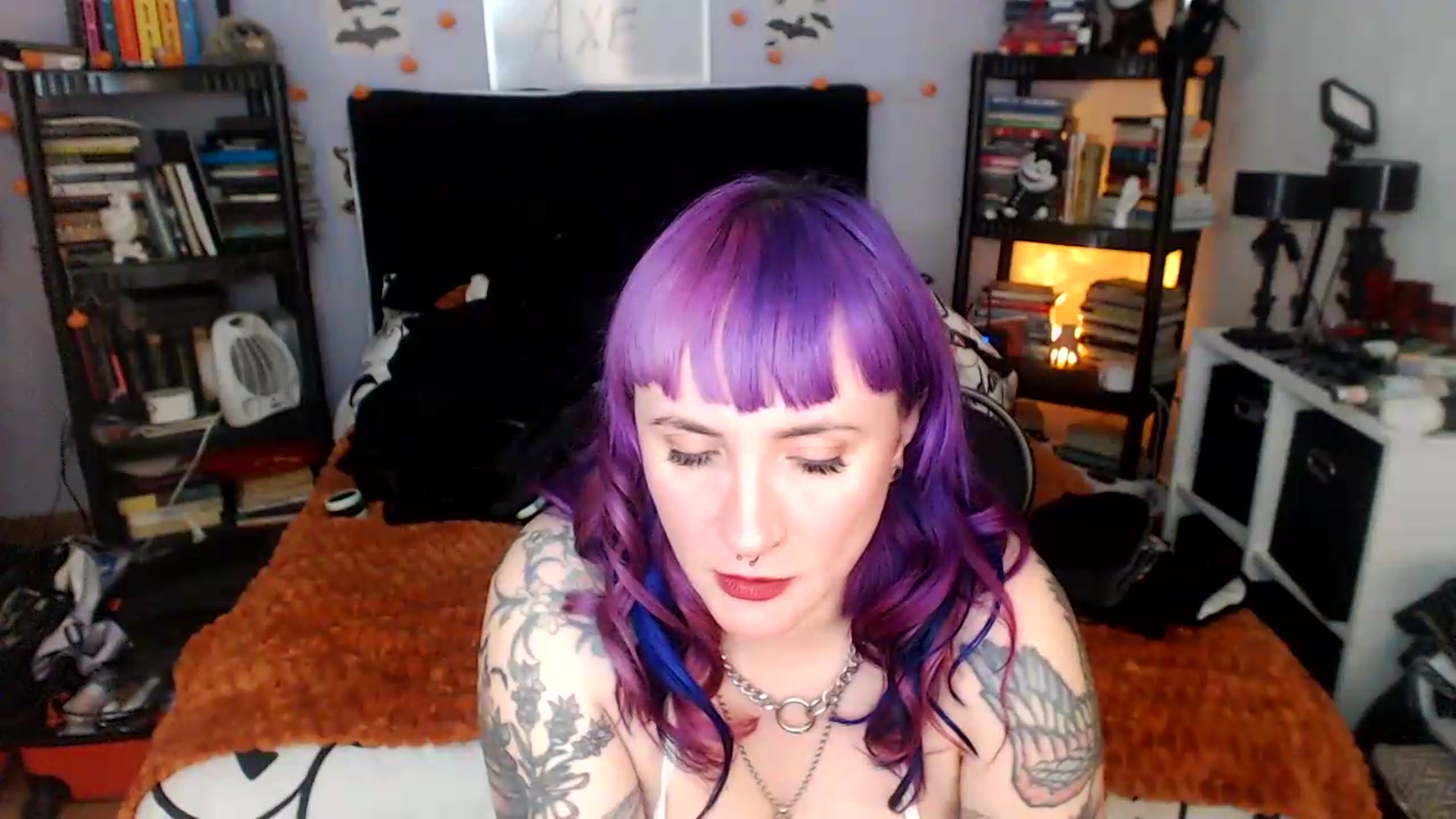 Gallery image thumbnail from AxeHallow's myfreecams stream on, 05/20/2026, 07:01 image 8 of 20