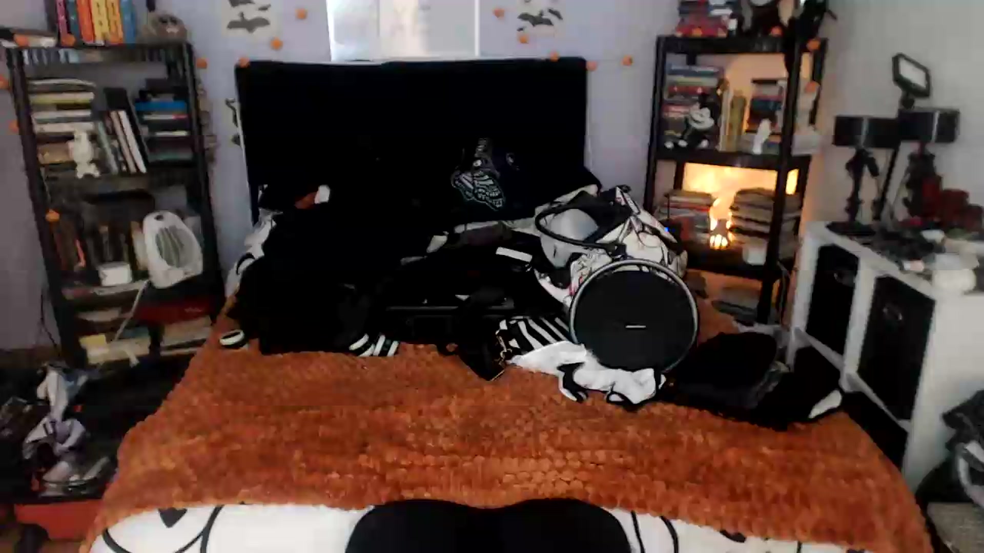Gallery image thumbnail from AxeHallow's myfreecams stream on, 05/20/2026, 07:01 image 12 of 20