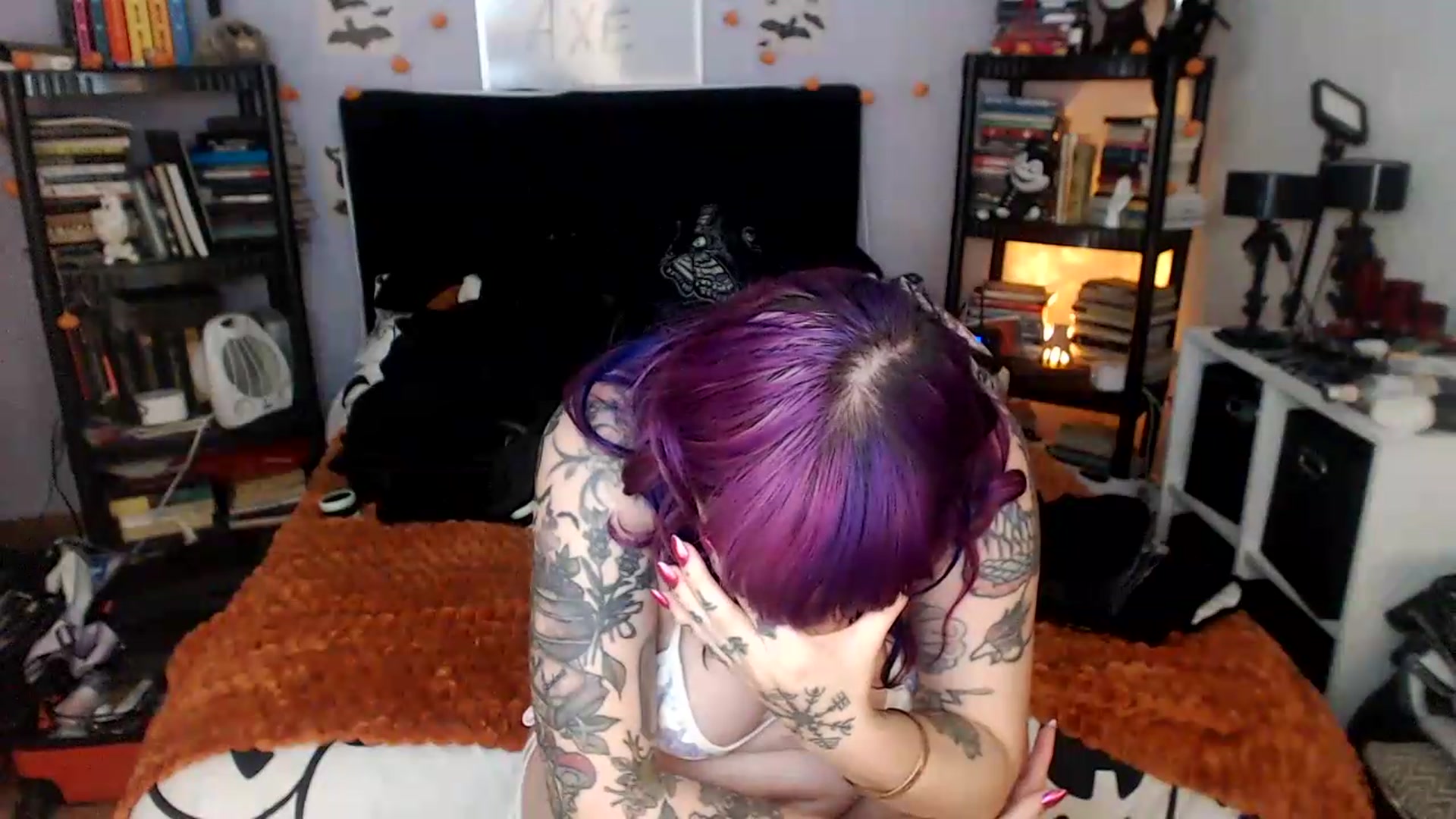 Gallery image thumbnail from AxeHallow's myfreecams stream on, 05/20/2026, 07:01 image 20 of 20