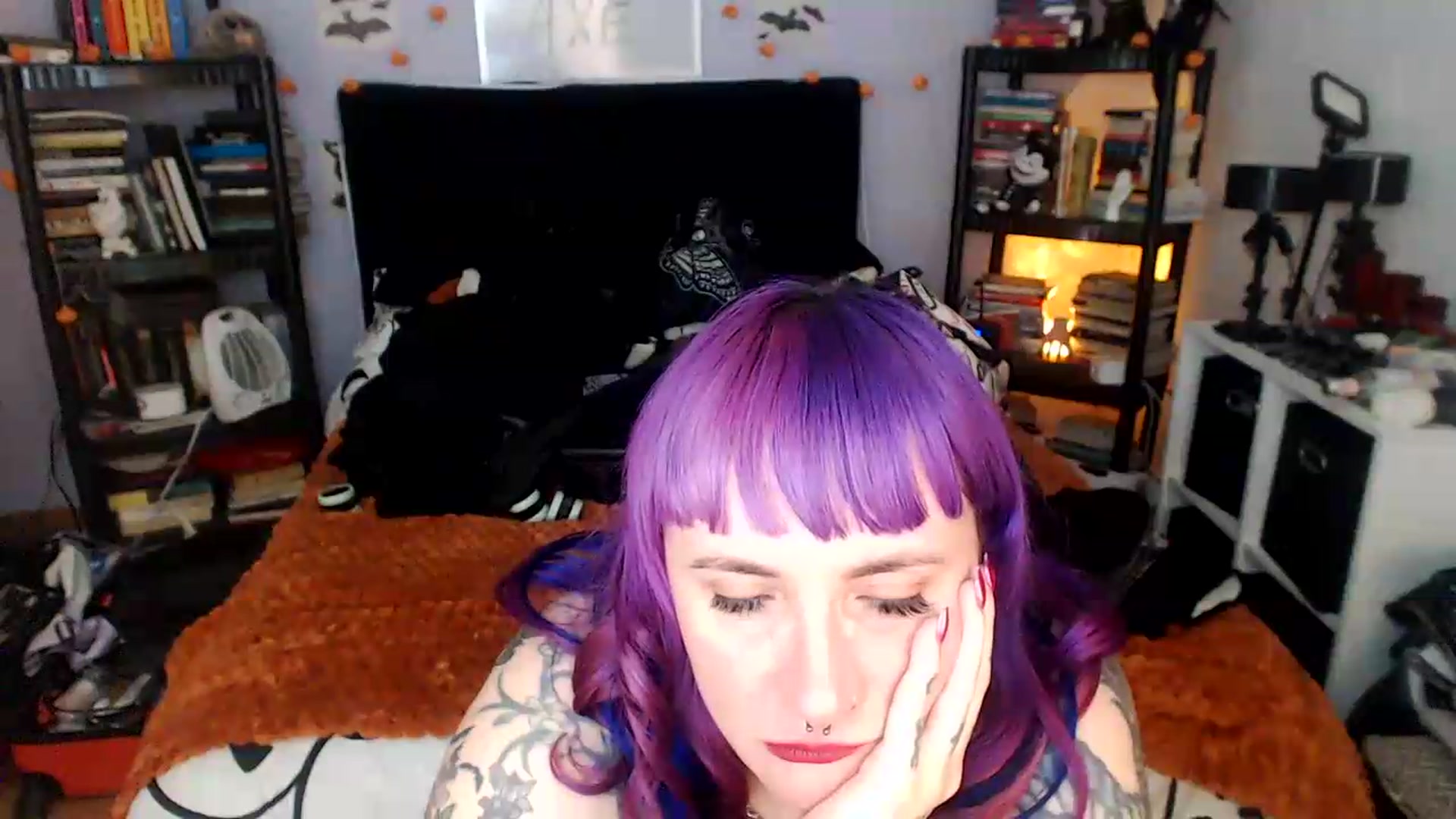 Gallery image thumbnail from AxeHallow's myfreecams stream on, 05/20/2026, 07:01 image 19 of 20