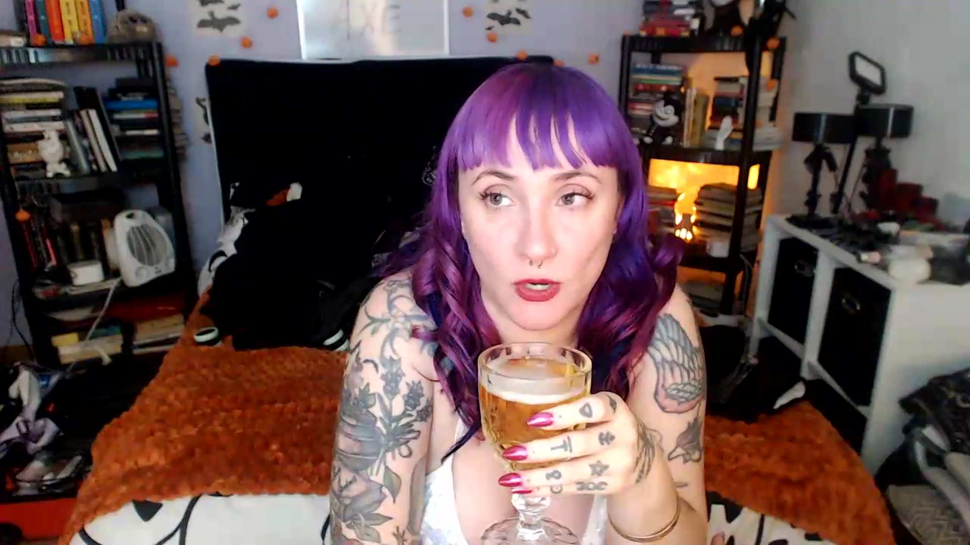 Gallery image thumbnail from AxeHallow's myfreecams stream on, 05/20/2026, 08:08 image 12 of 20