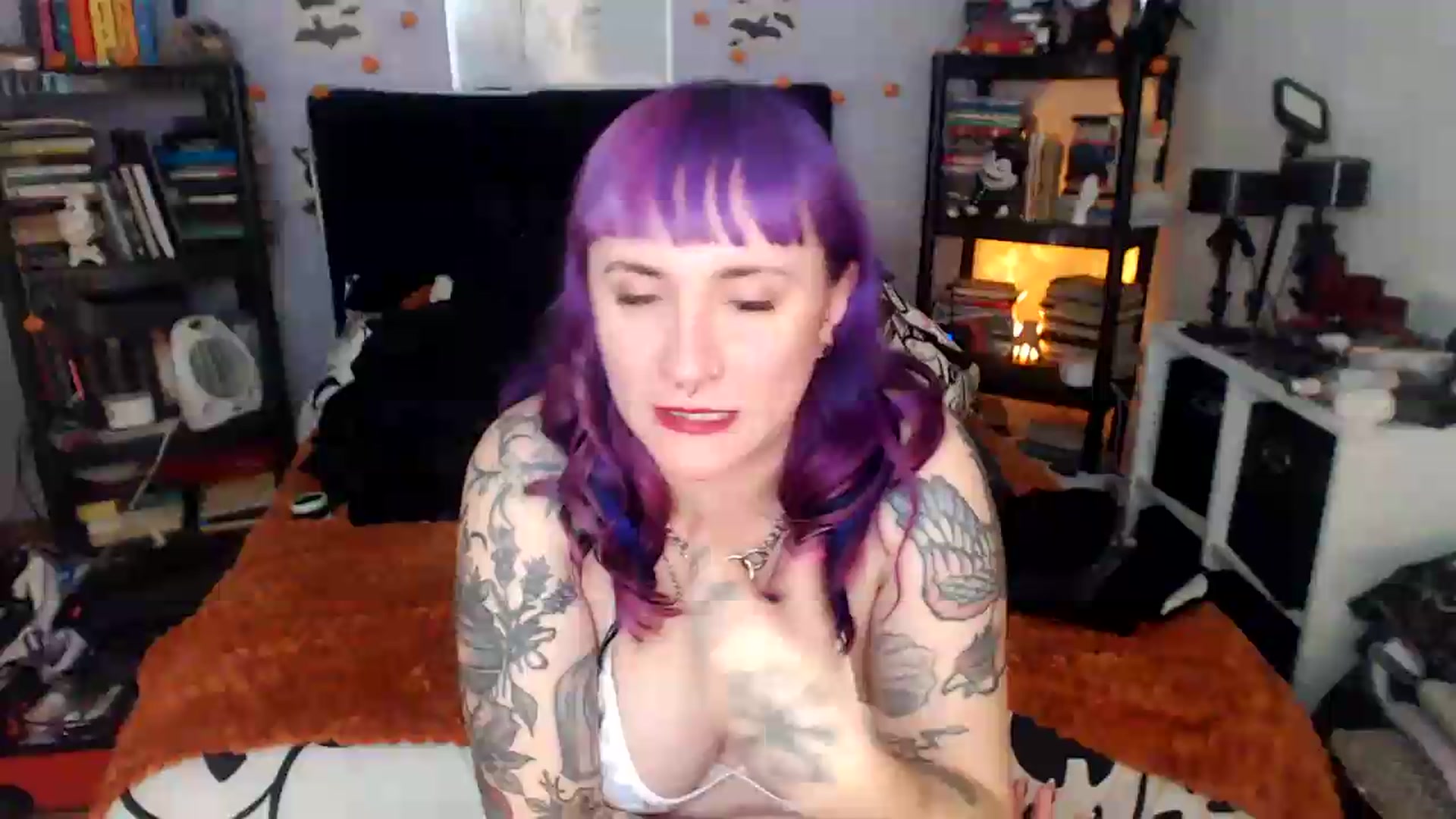 Gallery image thumbnail from AxeHallow's myfreecams stream on, 05/20/2026, 08:08 image 1 of 20