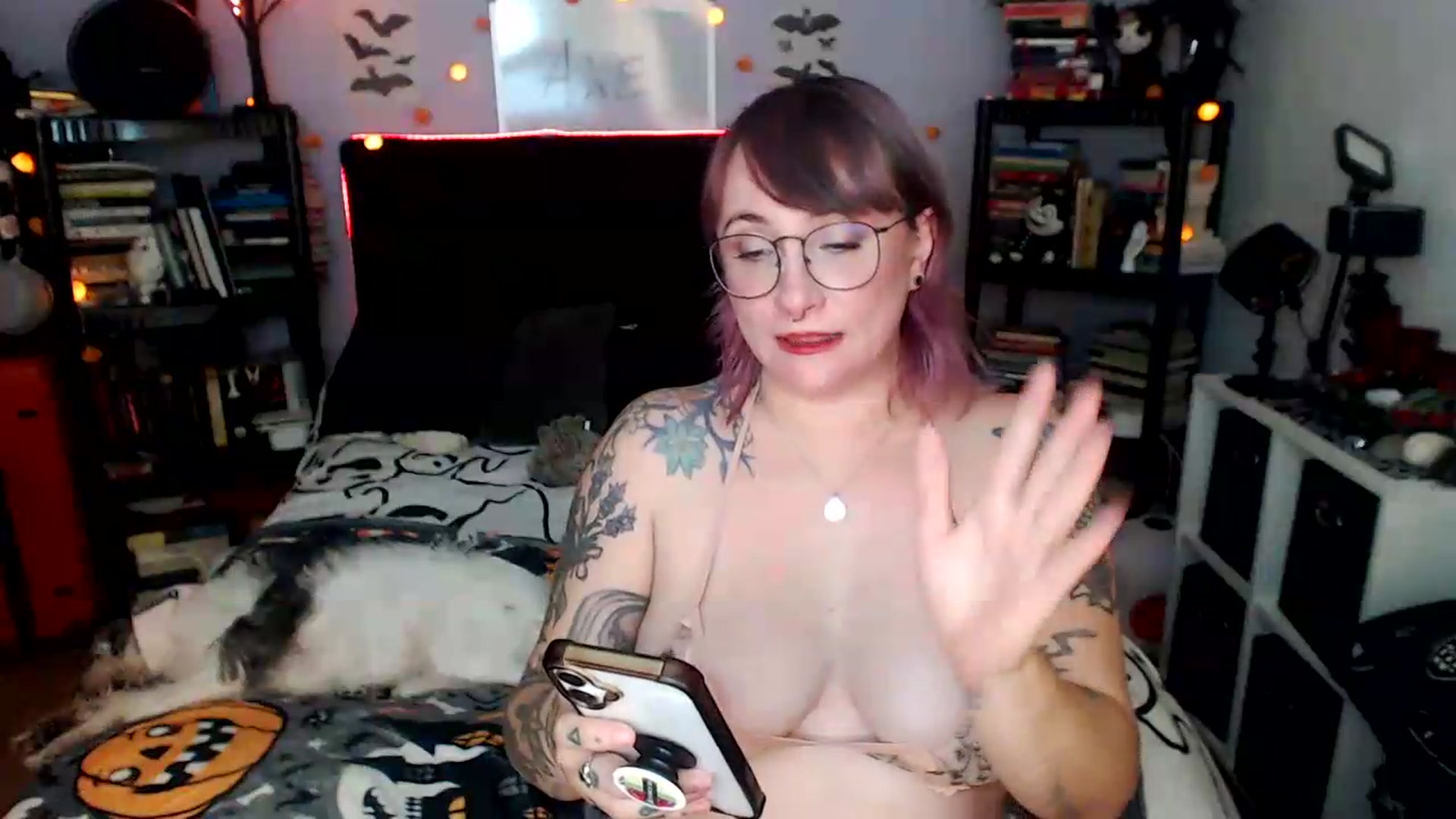 Gallery image thumbnail from AxeHallow's myfreecams stream on, 07/24/2026, 24:03 image 16 of 20