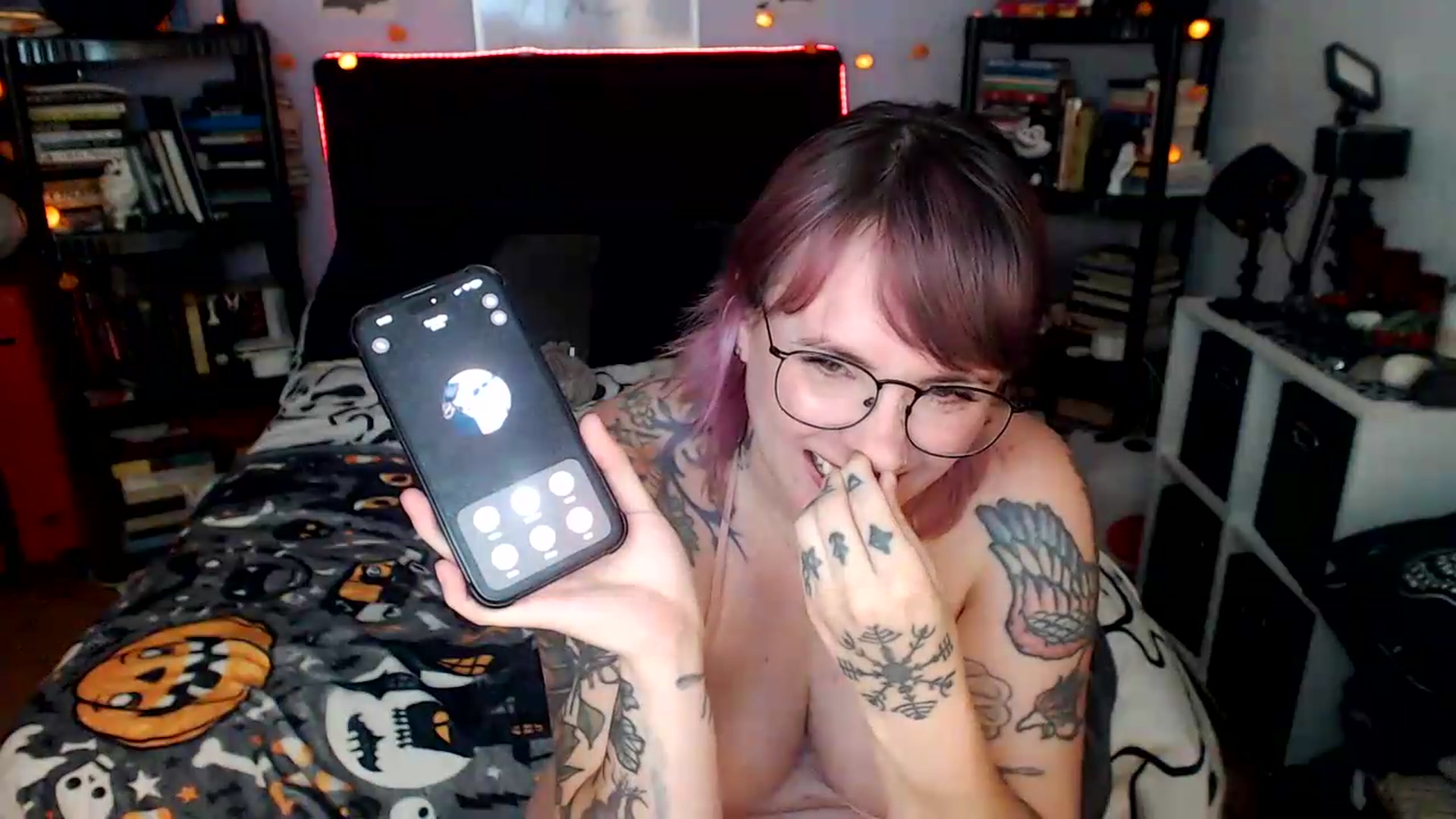Gallery image thumbnail from AxeHallow's myfreecams stream on, 07/24/2026, 04:05 image 18 of 20