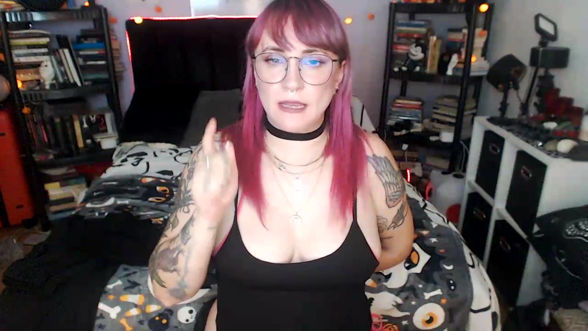 Gallery image thumbnail from AxeHallow's myfreecams stream on, 07/27/2026, 23:40 image 14 of 20