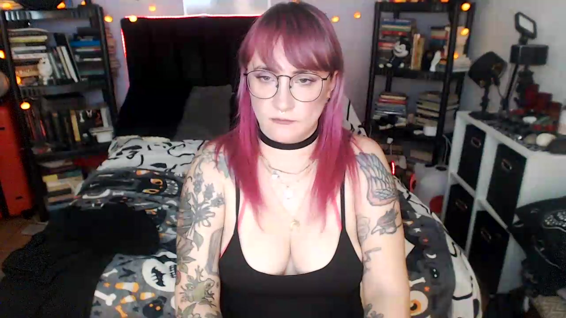 Gallery image thumbnail from AxeHallow's myfreecams stream on, 07/27/2026, 23:40 image 15 of 20