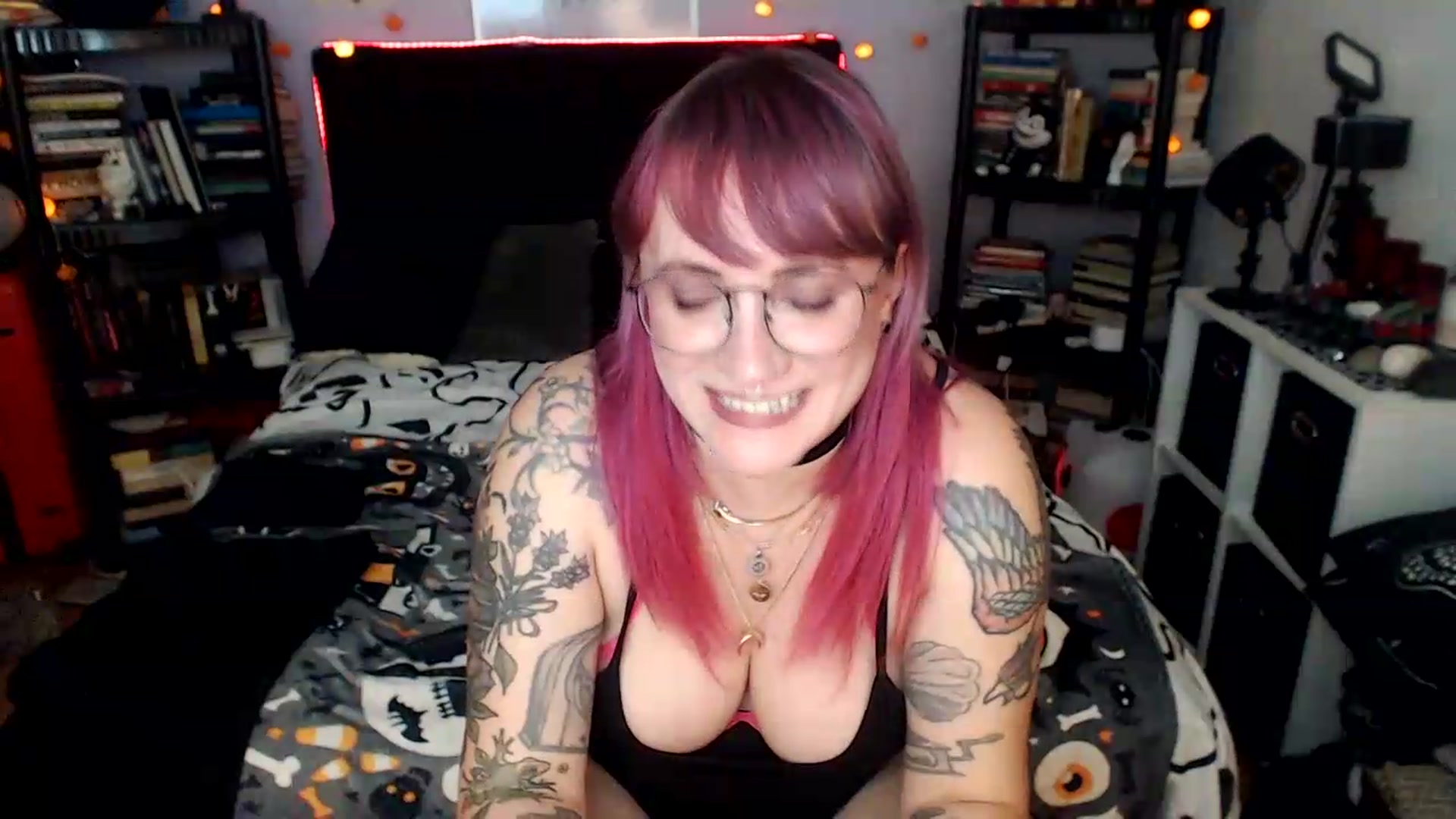 Gallery image thumbnail from AxeHallow's myfreecams stream on, 07/27/2026, 23:40 image 8 of 20