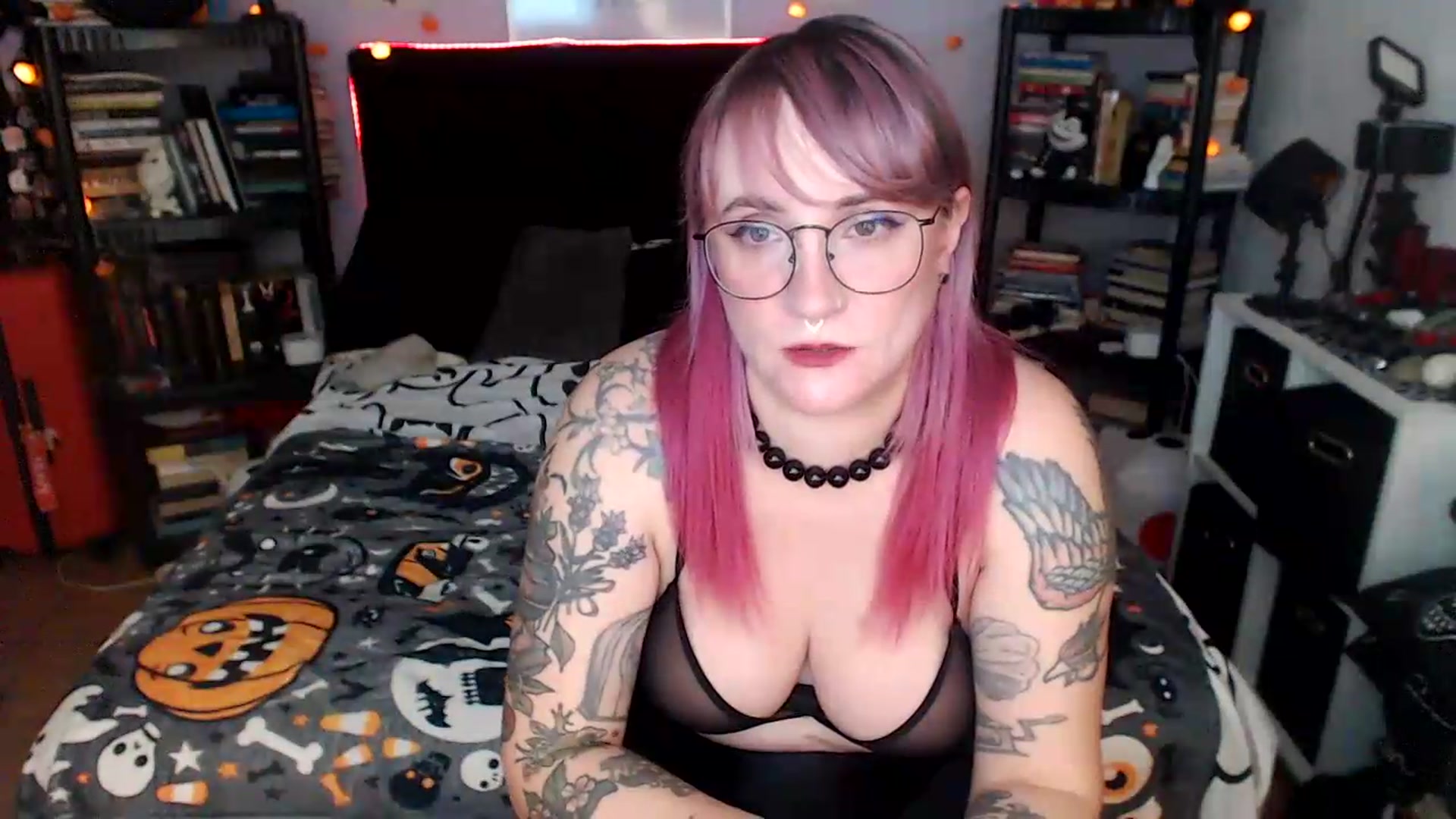 Gallery image thumbnail from AxeHallow's myfreecams stream on, 08/07/2026, 24:03 image 5 of 20