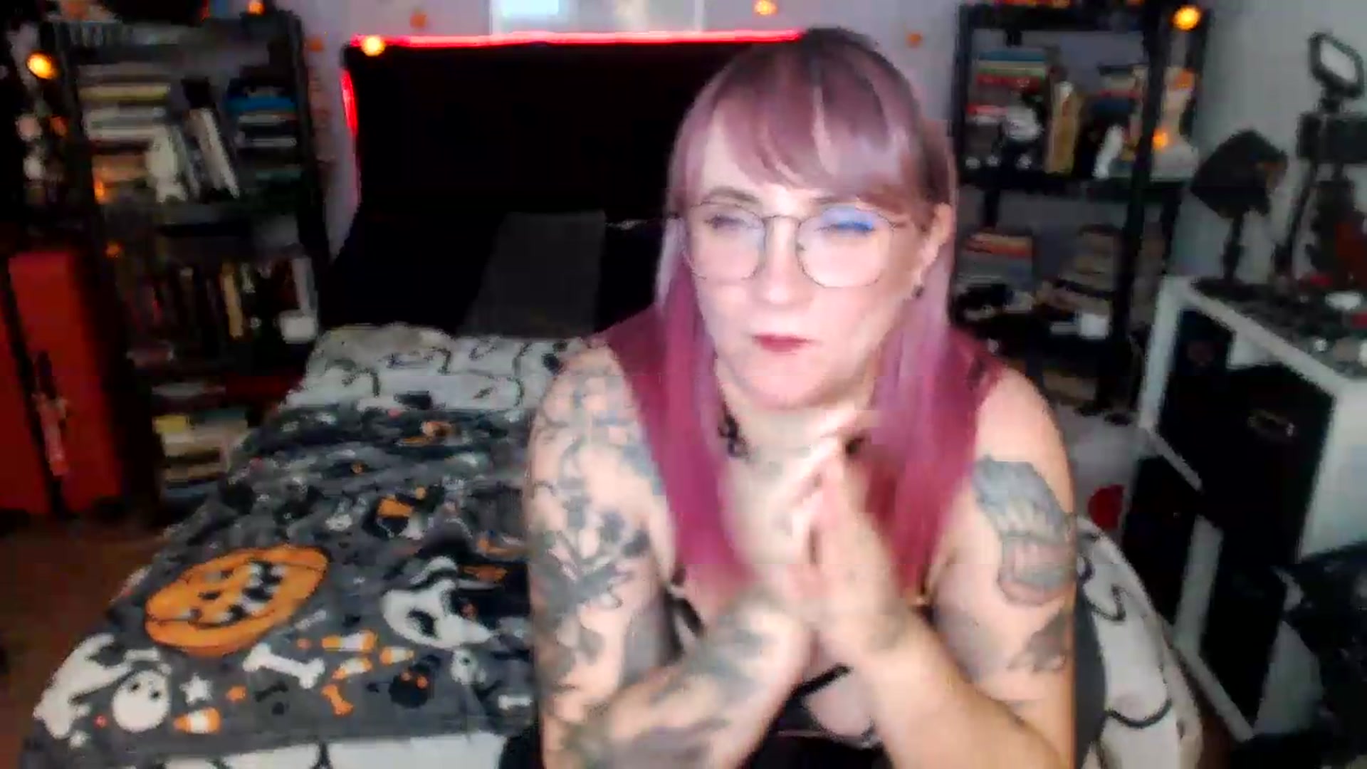 Gallery image thumbnail from AxeHallow's myfreecams stream on, 08/07/2026, 24:03 image 15 of 20