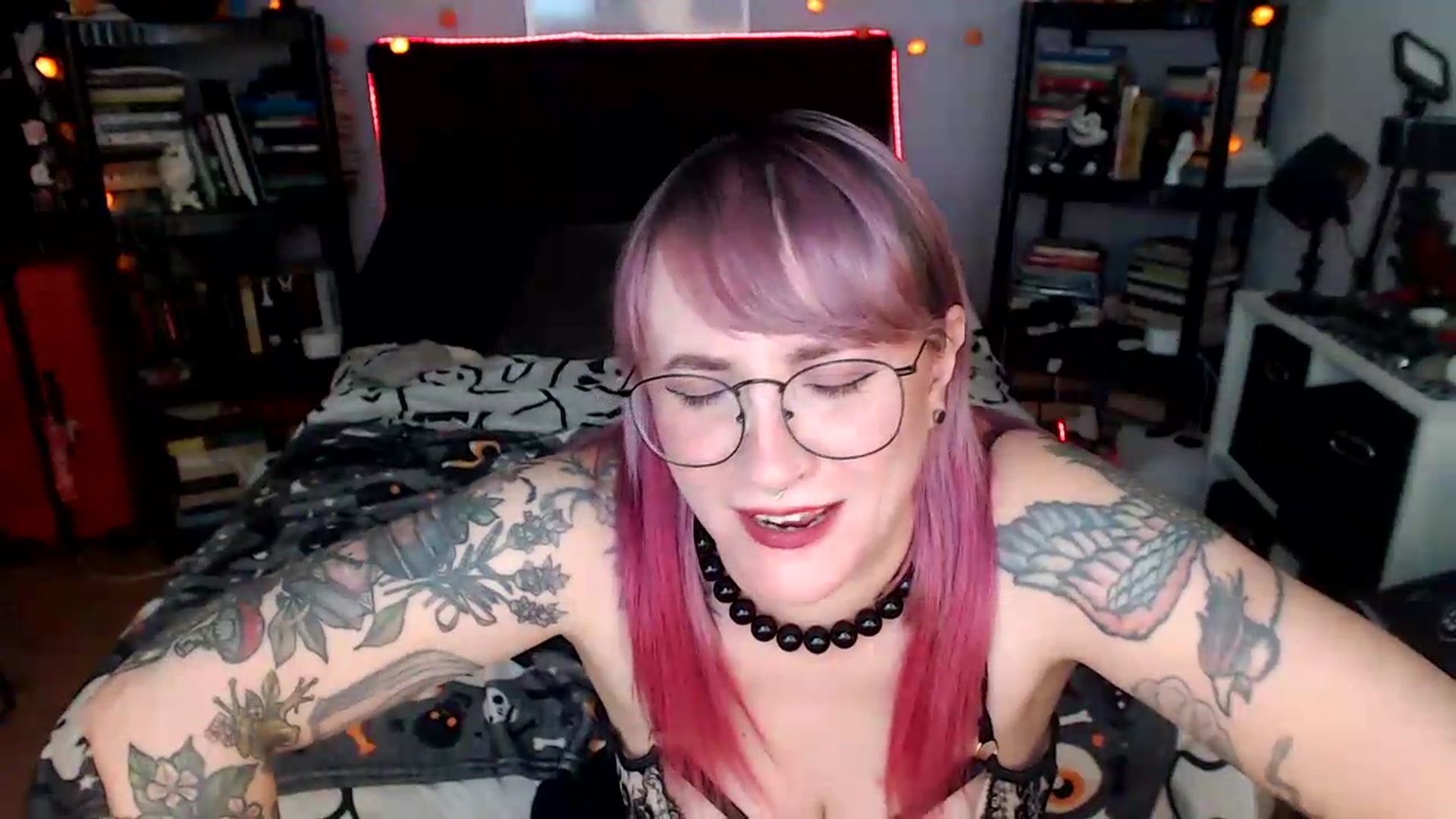 Gallery image thumbnail from AxeHallow's myfreecams stream on, 08/07/2026, 05:18 image 3 of 20