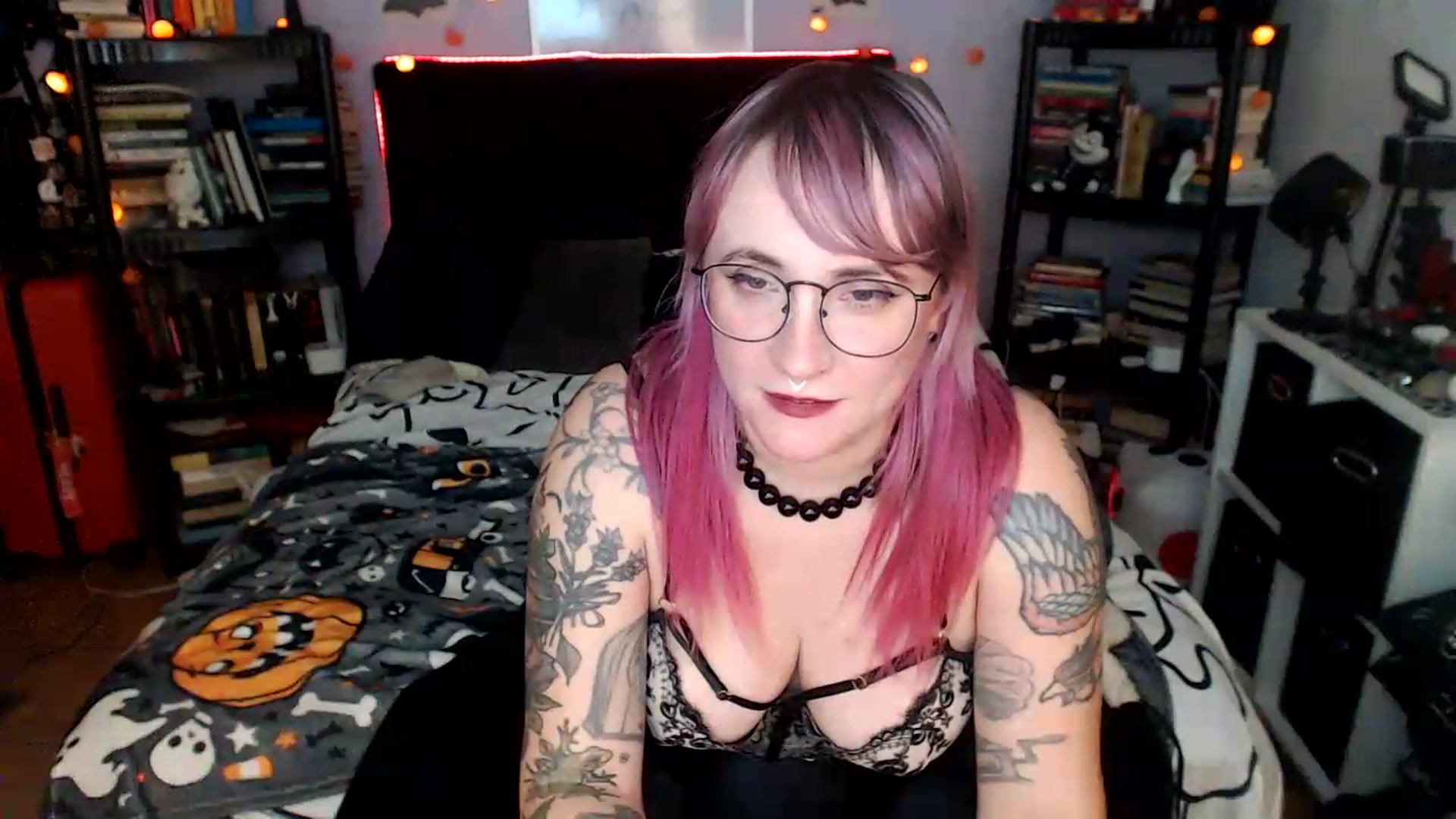 Gallery image thumbnail from AxeHallow's myfreecams stream on, 08/07/2026, 05:18 image 17 of 20