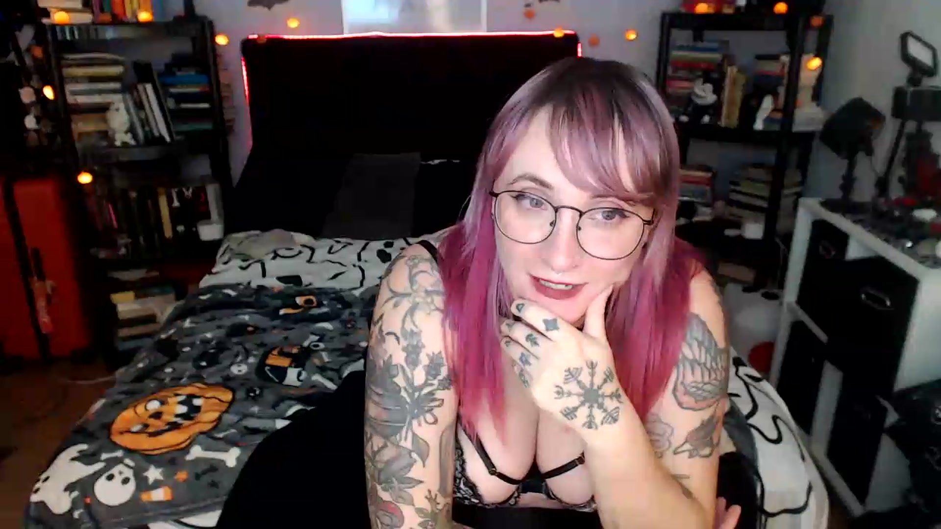 Gallery image thumbnail from AxeHallow's myfreecams stream on, 08/07/2026, 05:18 image 18 of 20