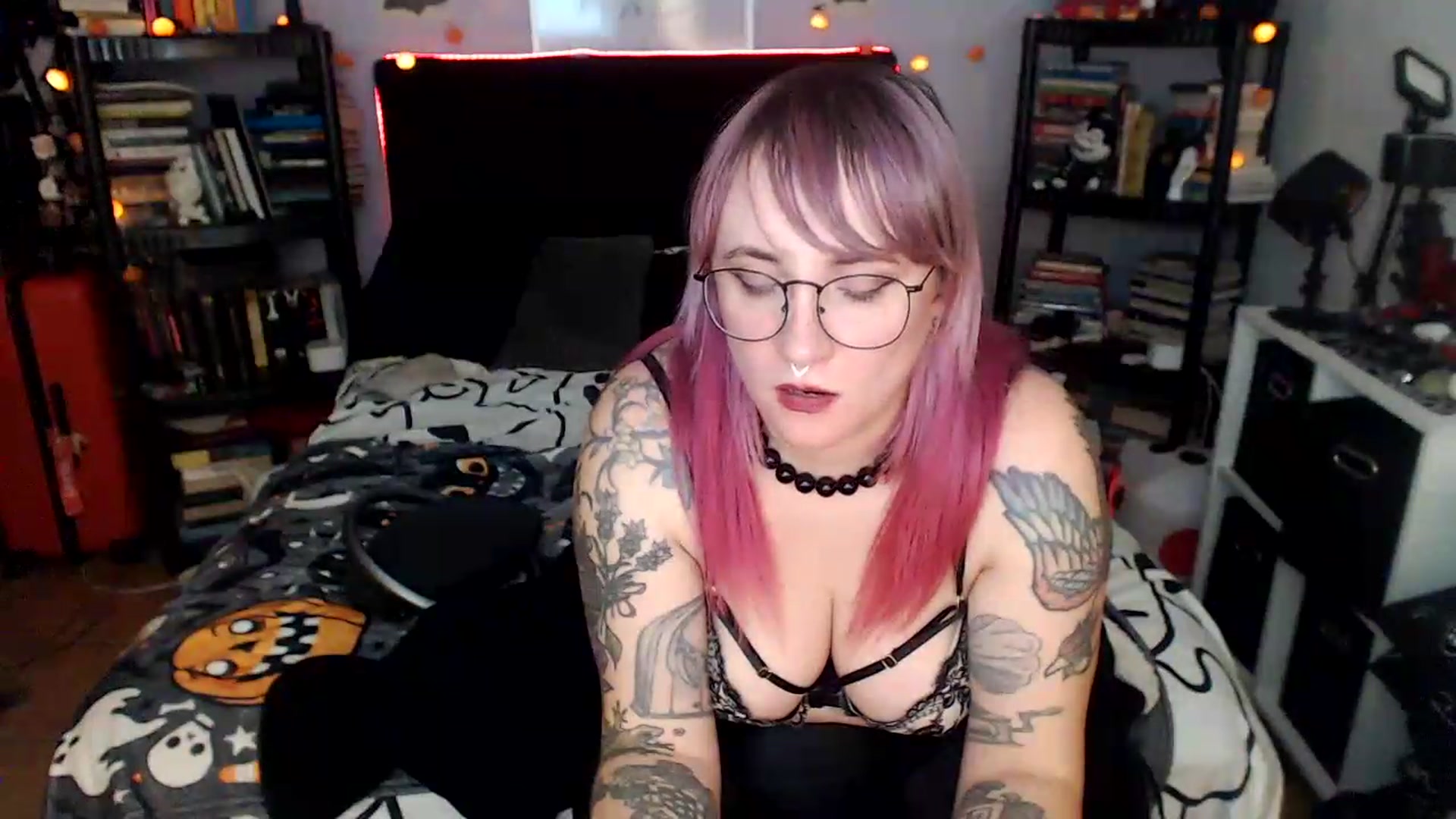 Gallery image thumbnail from AxeHallow's myfreecams stream on, 08/07/2026, 05:28 image 8 of 20