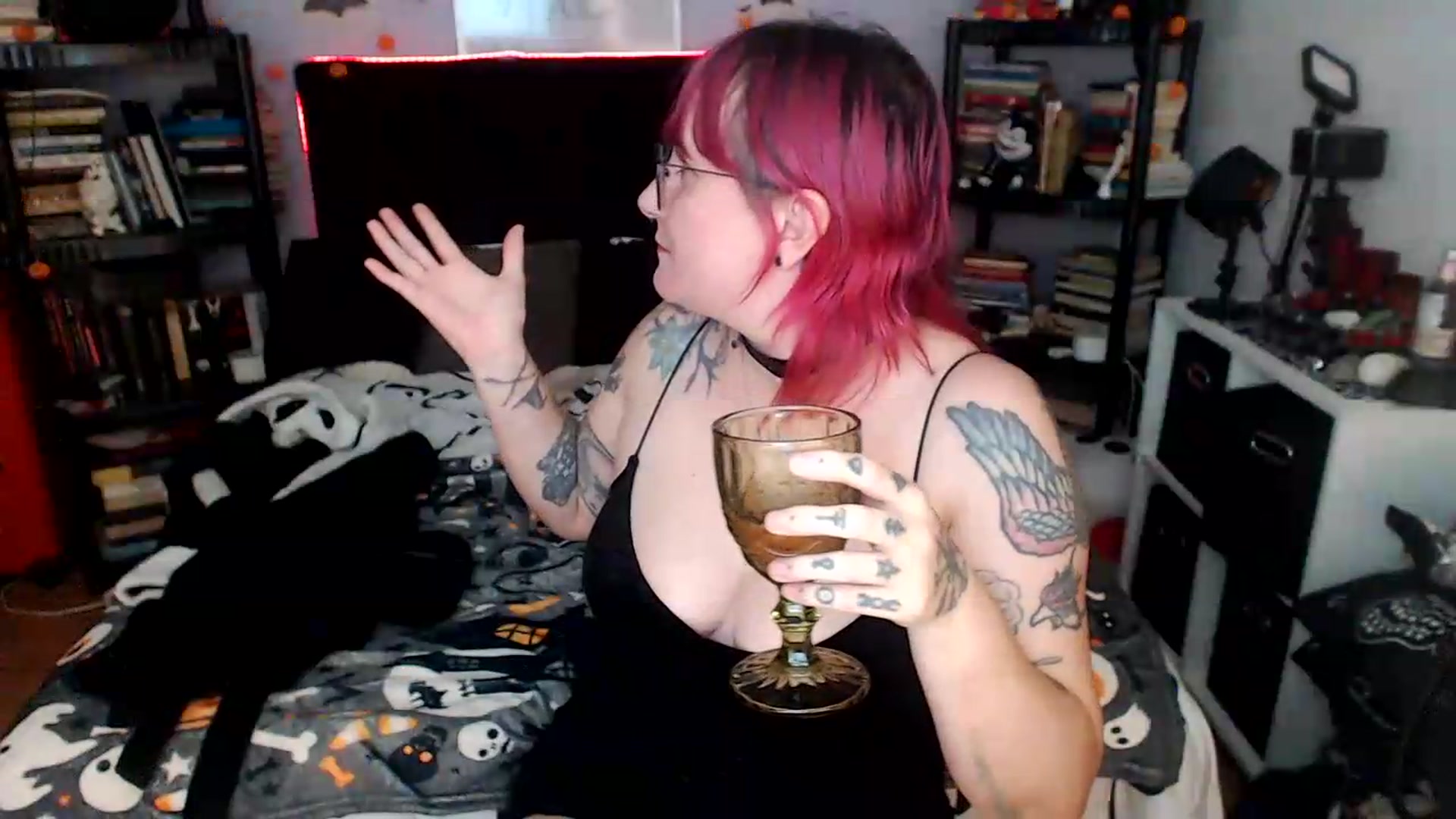 Gallery image thumbnail from AxeHallow's myfreecams stream on, 08/15/2026, 05:09 image 10 of 20