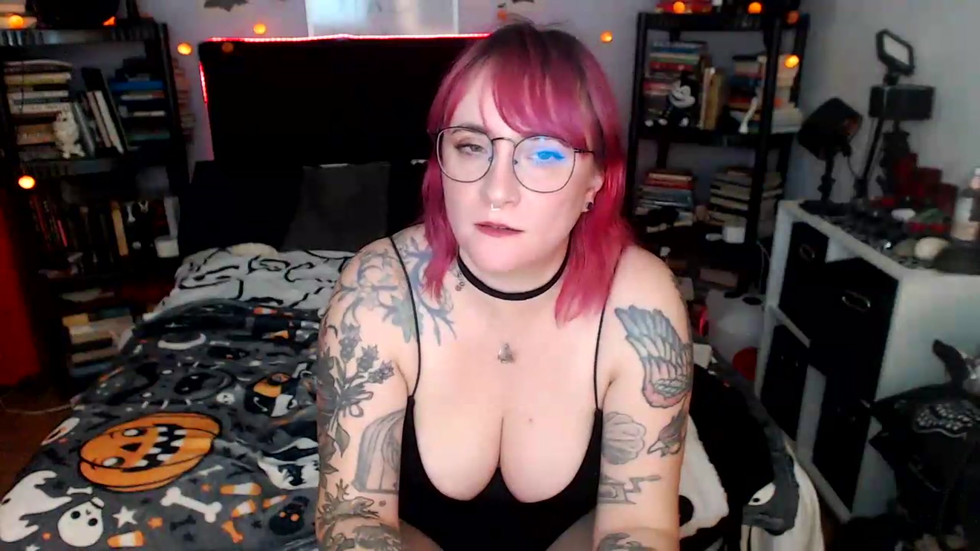 Gallery image thumbnail from AxeHallow's myfreecams stream on, 08/15/2026, 05:09 image 7 of 20