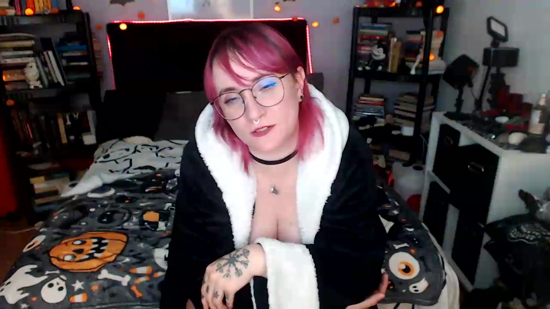 Gallery image thumbnail from AxeHallow's myfreecams stream on, 08/15/2026, 07:10 image 7 of 20