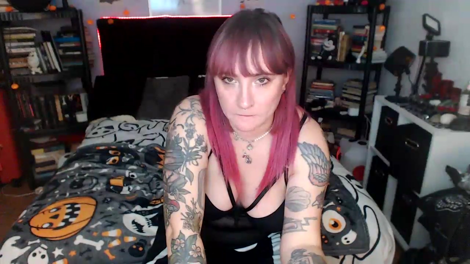 Gallery image thumbnail from AxeHallow's myfreecams stream on, 08/19/2026, 24:03 image 10 of 20