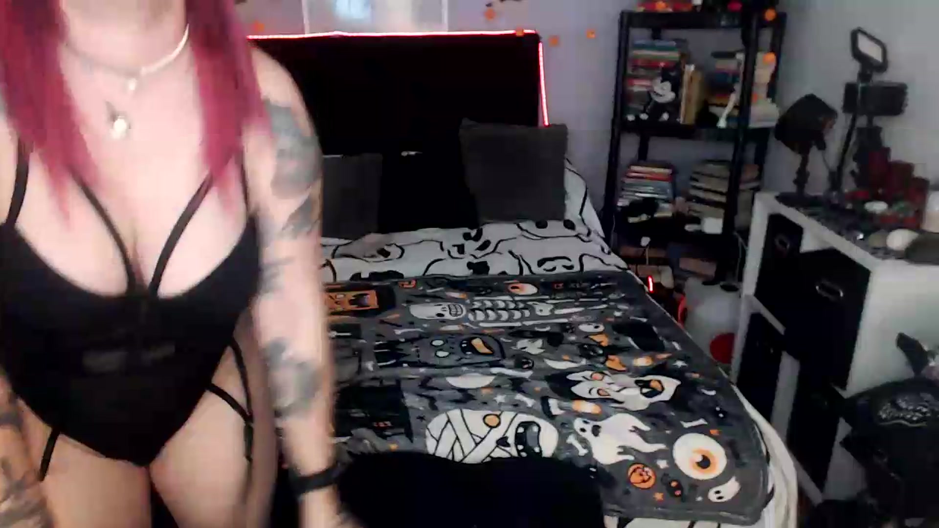 Gallery image thumbnail from AxeHallow's myfreecams stream on, 08/19/2026, 24:03 image 2 of 20