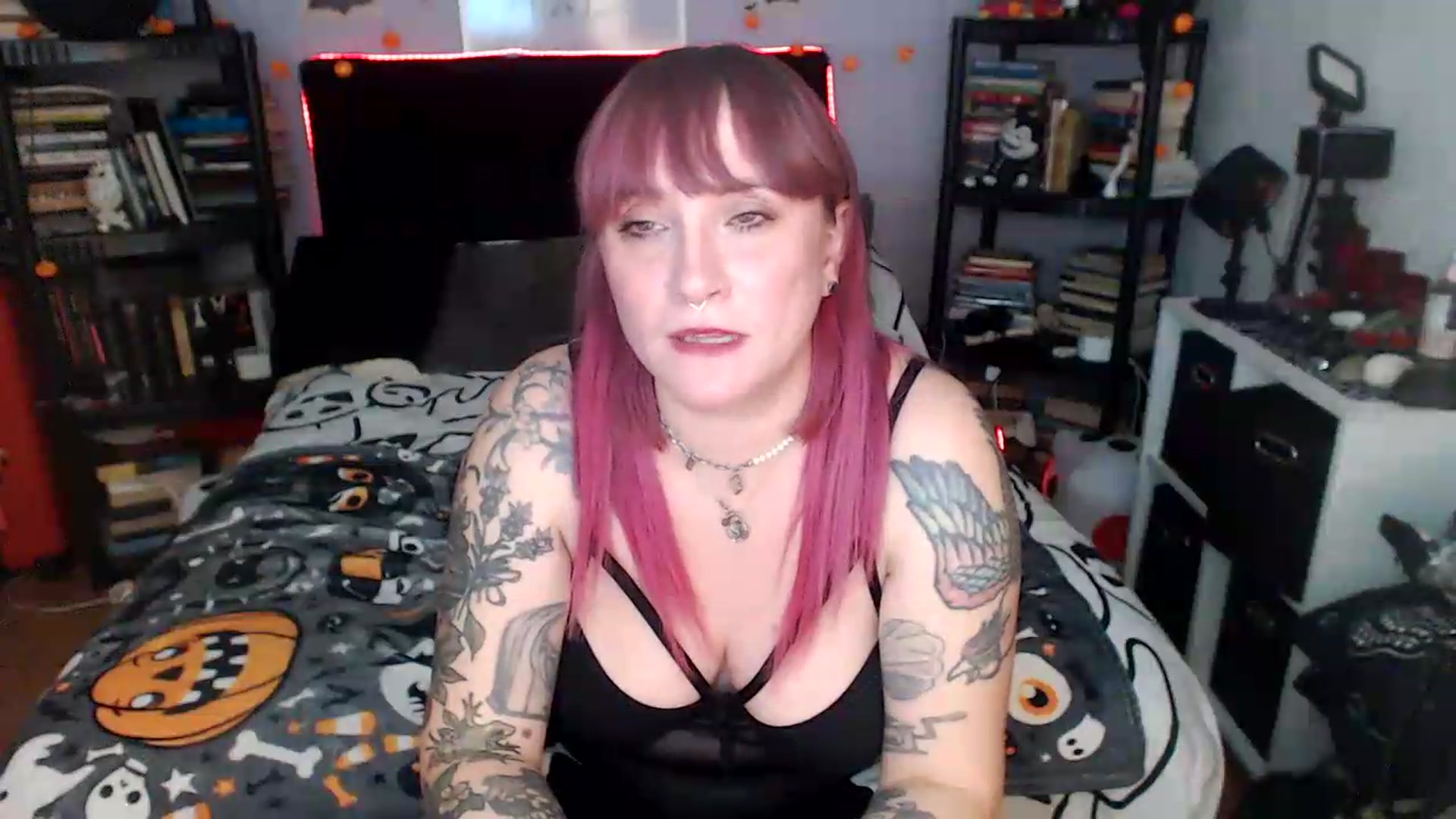 Gallery image thumbnail from AxeHallow's myfreecams stream on, 08/19/2026, 24:03 image 9 of 20