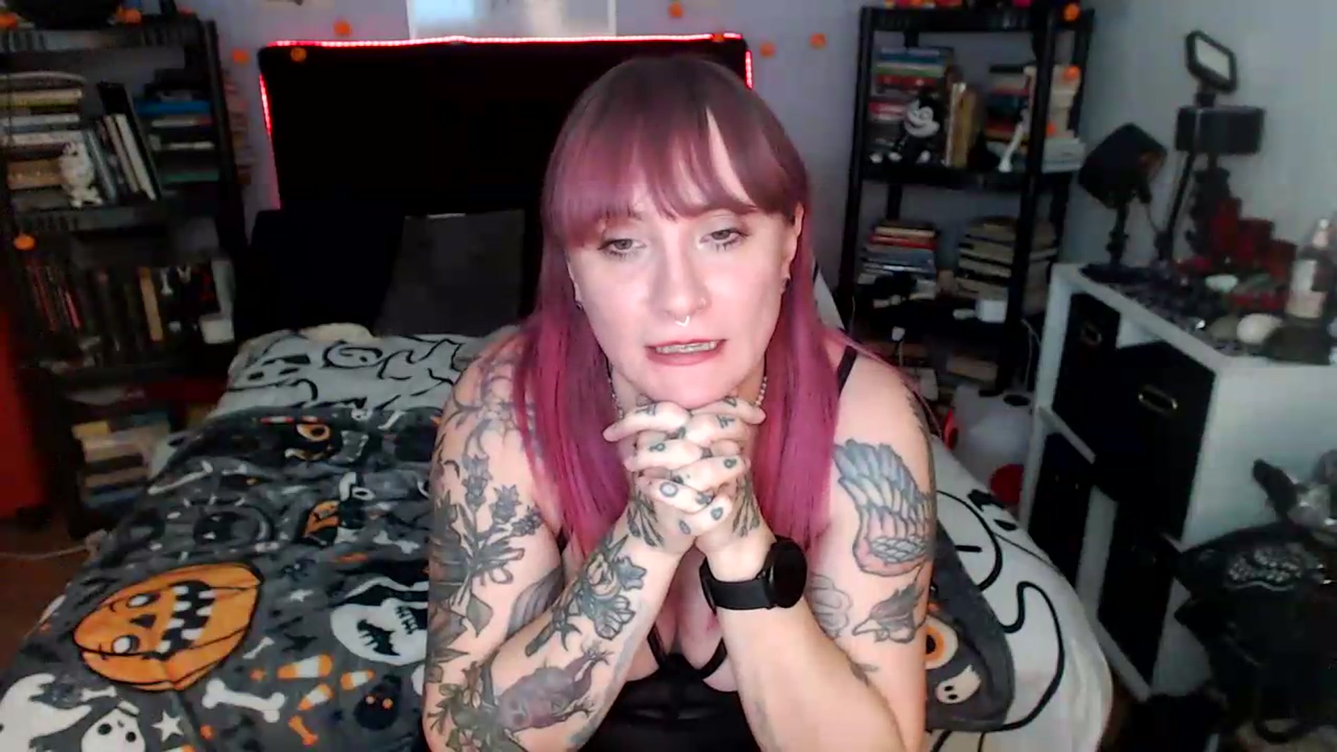 Gallery image thumbnail from AxeHallow's myfreecams stream on, 08/19/2026, 03:37 image 20 of 20