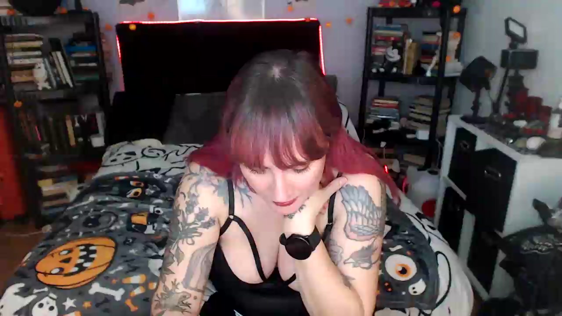 Gallery image thumbnail from AxeHallow's myfreecams stream on, 08/19/2026, 03:37 image 1 of 20