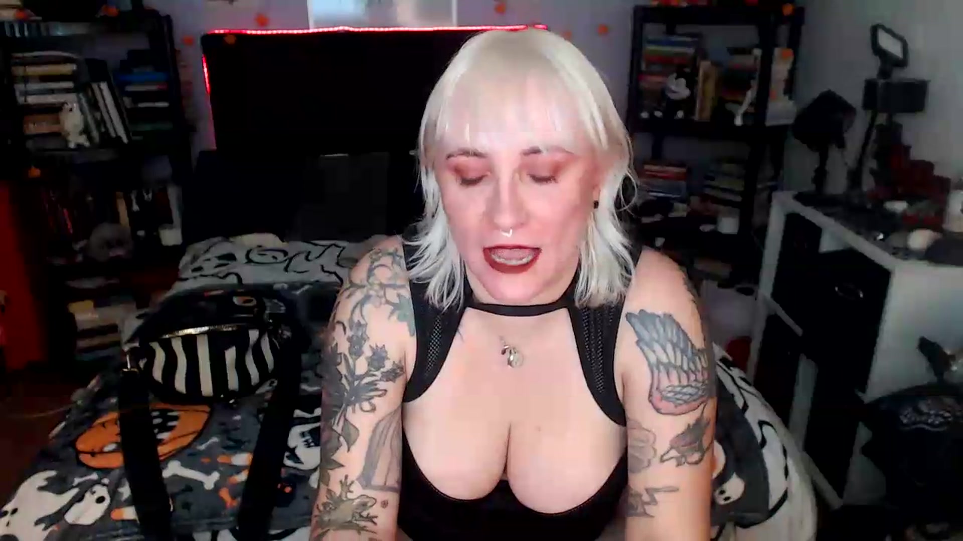 Gallery image thumbnail from AxeHallow's myfreecams stream on, 08/29/2026, 08:48 image 2 of 20