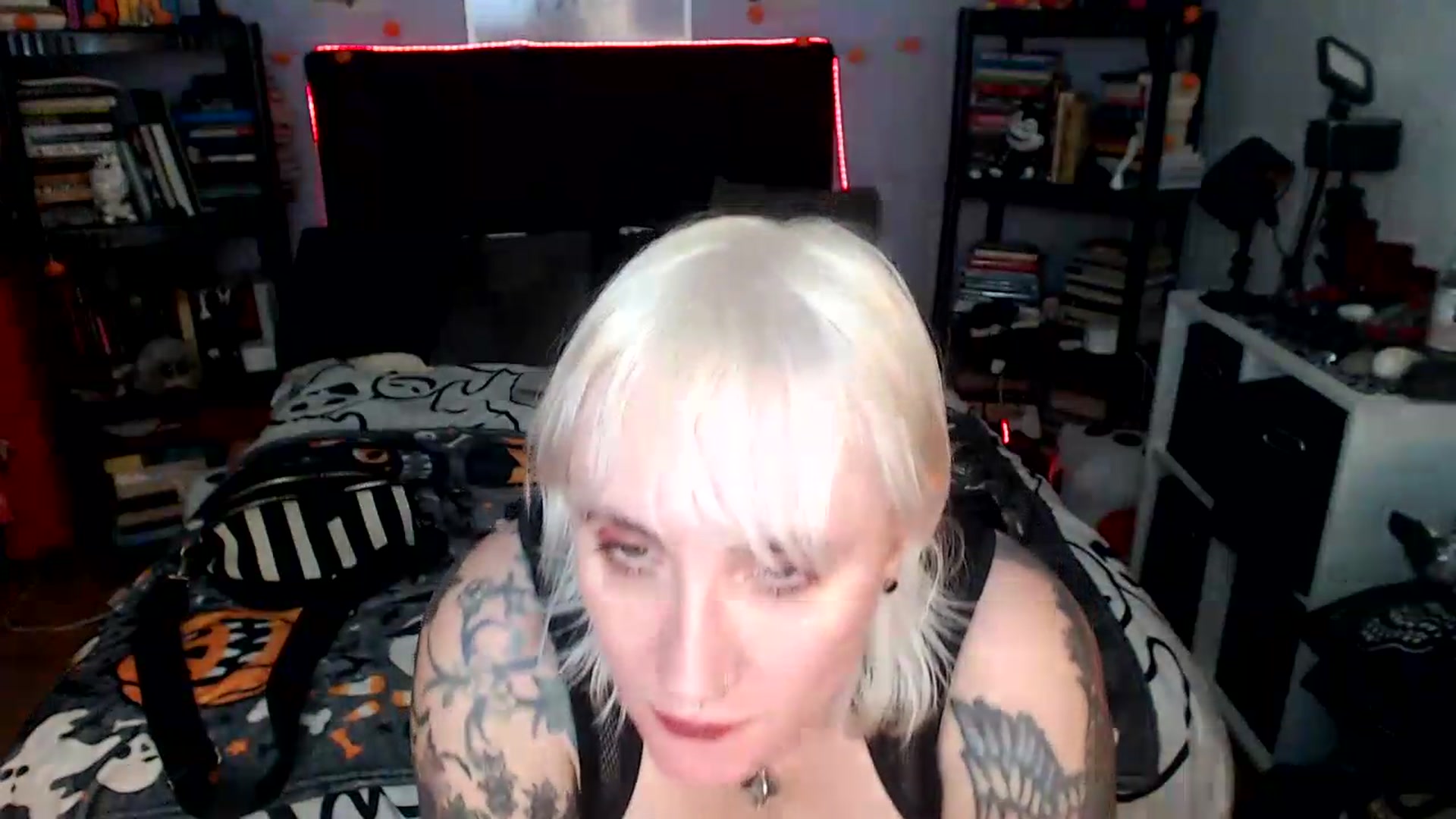 Gallery image thumbnail from AxeHallow's myfreecams stream on, 08/29/2026, 08:48 image 18 of 20