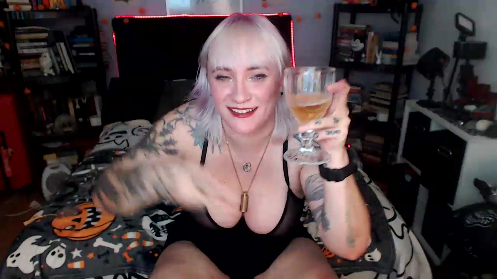 Gallery image thumbnail from AxeHallow's myfreecams stream on, 09/08/2026, 04:29 image 16 of 20
