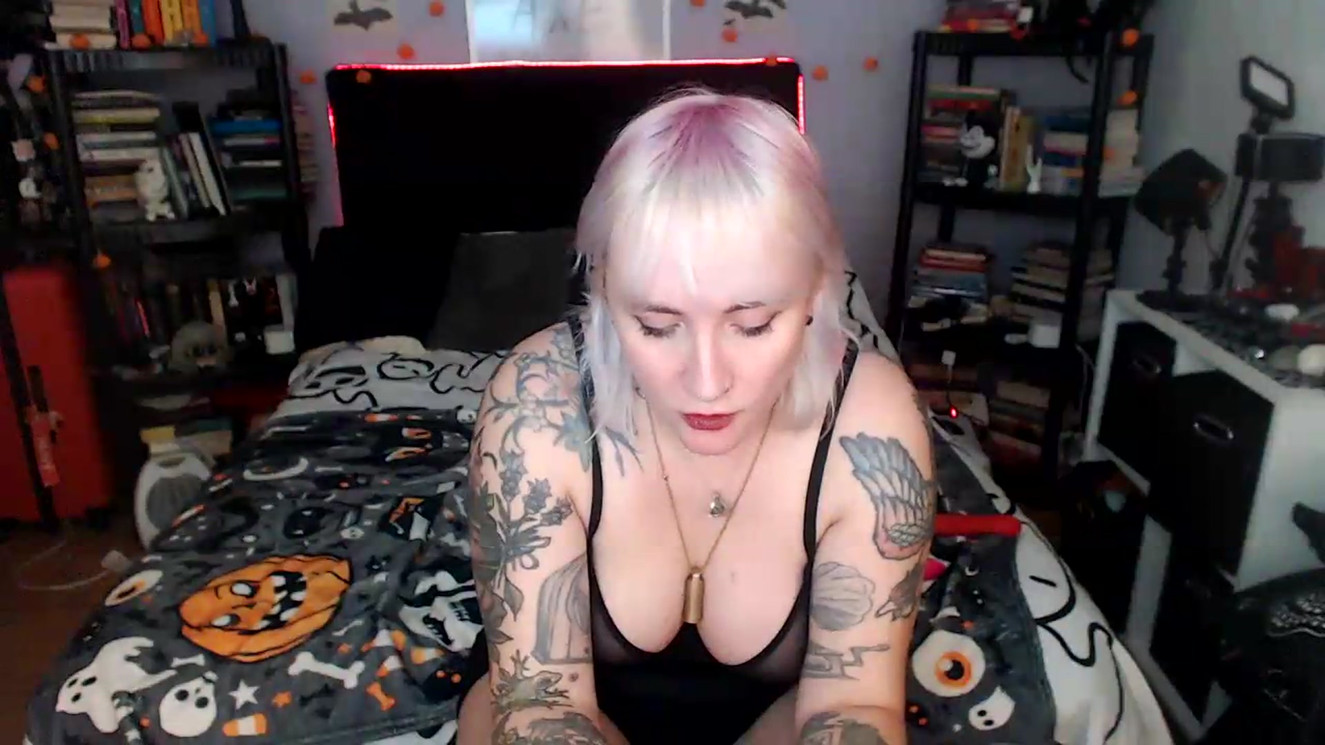 Gallery image thumbnail from AxeHallow's myfreecams stream on, 09/08/2026, 05:47 image 13 of 20