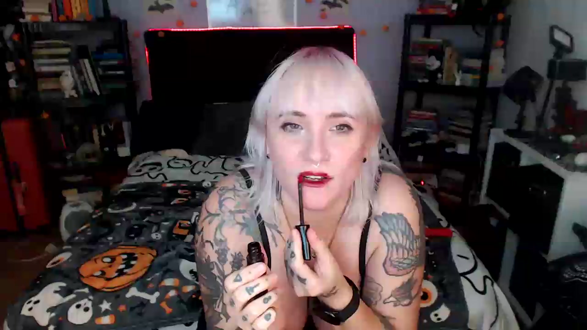 Gallery image thumbnail from AxeHallow's myfreecams stream on, 09/08/2026, 05:47 image 17 of 20