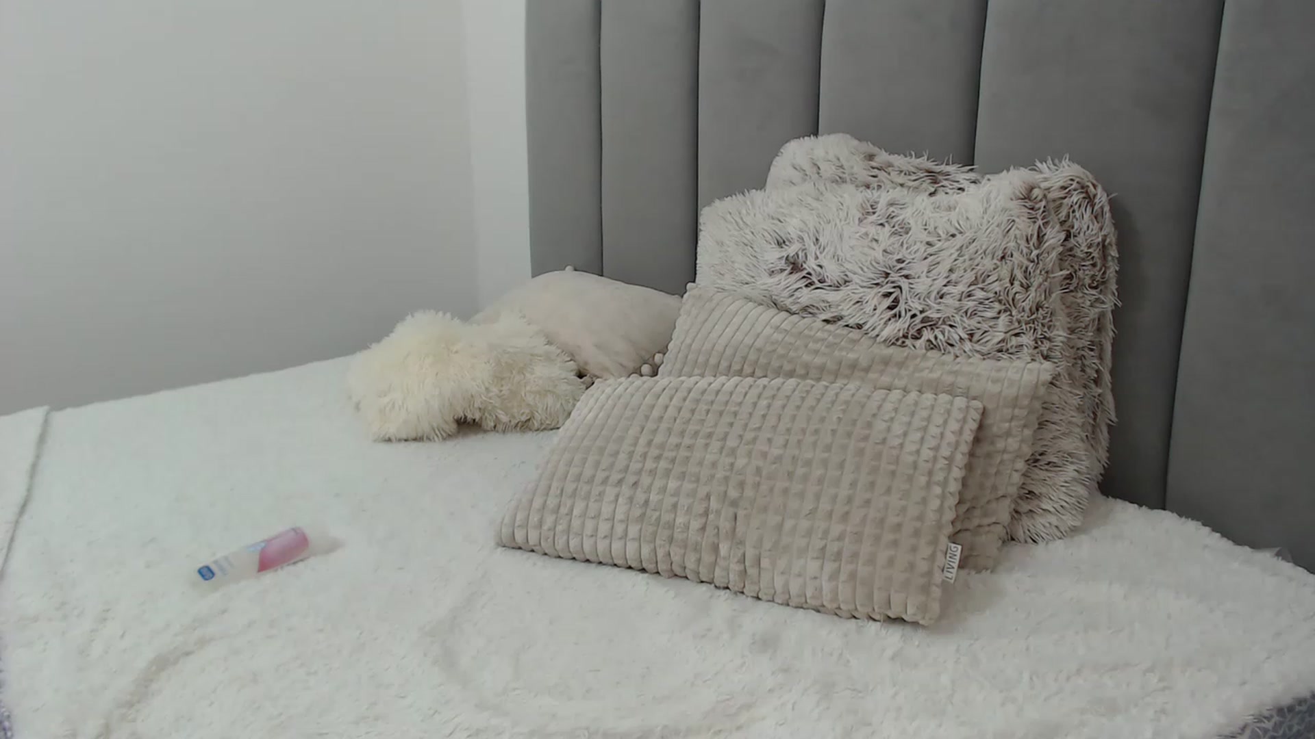 Gallery image thumbnail from AyaBelle_'s myfreecams stream on, 11/24/2022, 23:35 image 15 of 20