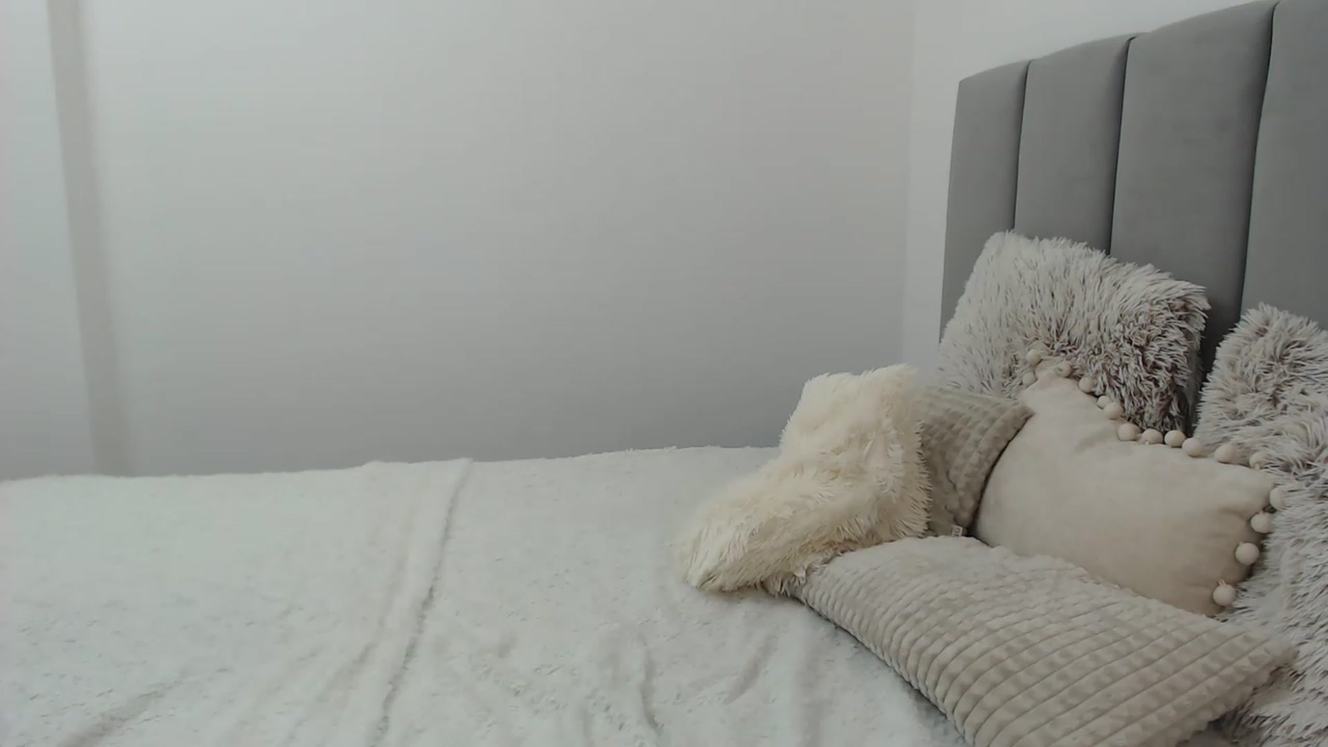 Gallery image thumbnail from AyaBelle_'s myfreecams stream on, 12/28/2022, 23:30 image 13 of 20