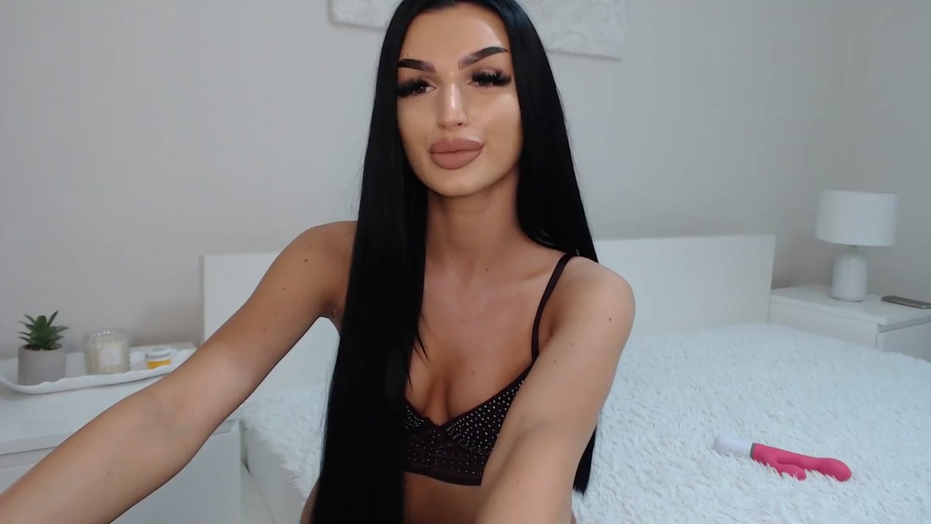 Gallery image thumbnail from Ayabelle's myfreecams stream on, 05/20/2024, 22:44 image 2 of 20
