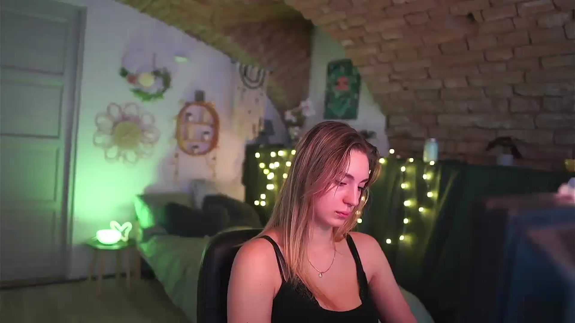Gallery image thumbnail from Ayahitakayama's myfreecams stream on, 02/26/2025, 15:18 image 10 of 20