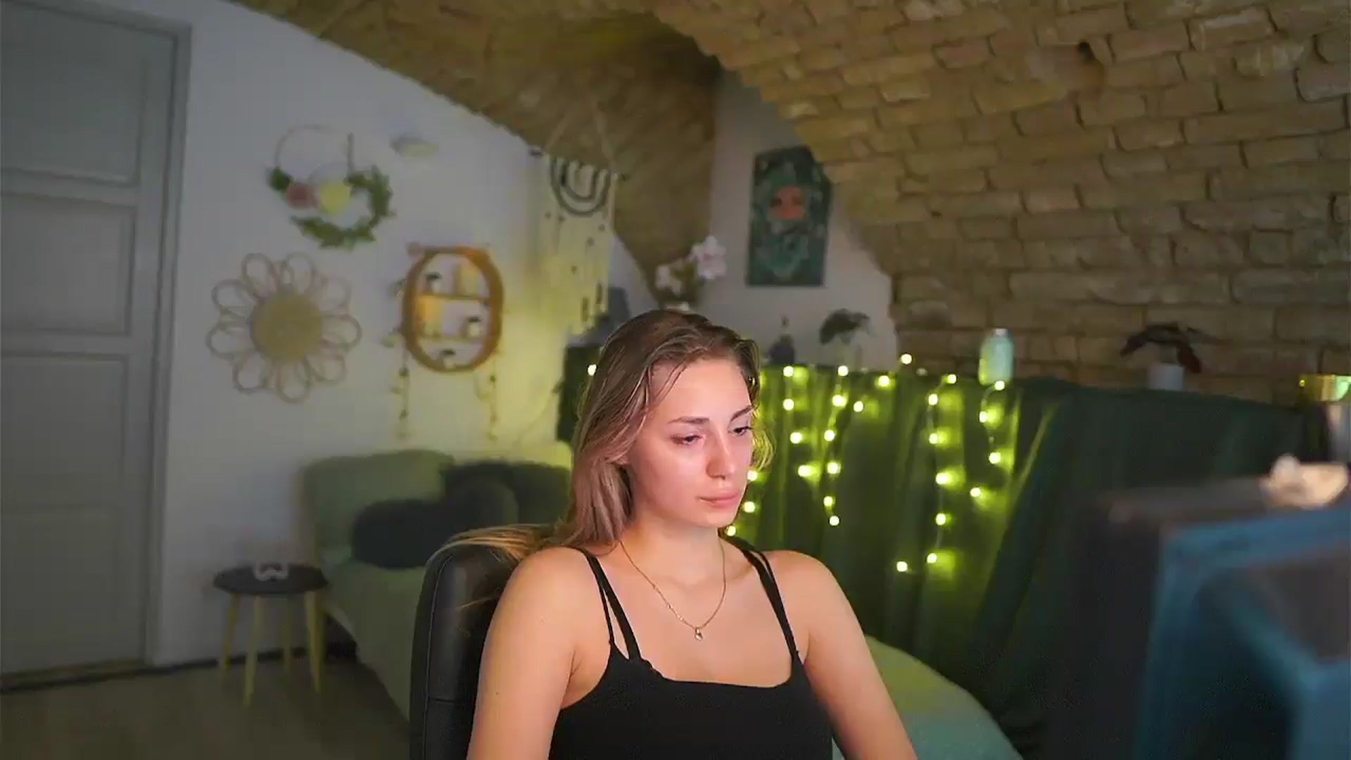 Gallery image thumbnail from Ayahitakayama's myfreecams stream on, 03/06/2025, 20:49 image 16 of 20
