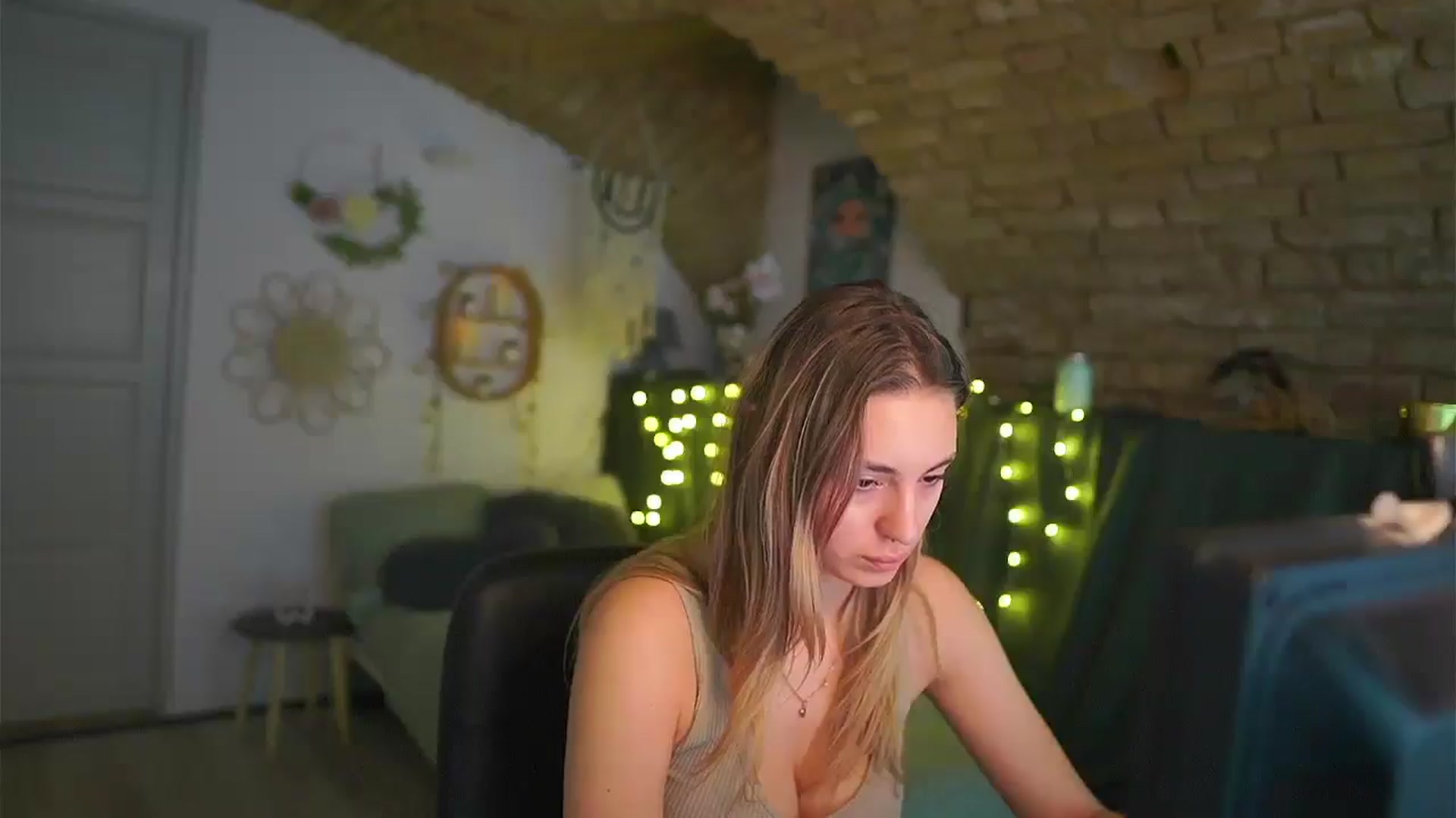 Gallery image thumbnail from Ayahitakayama's myfreecams stream on, 03/07/2025, 16:25 image 7 of 20