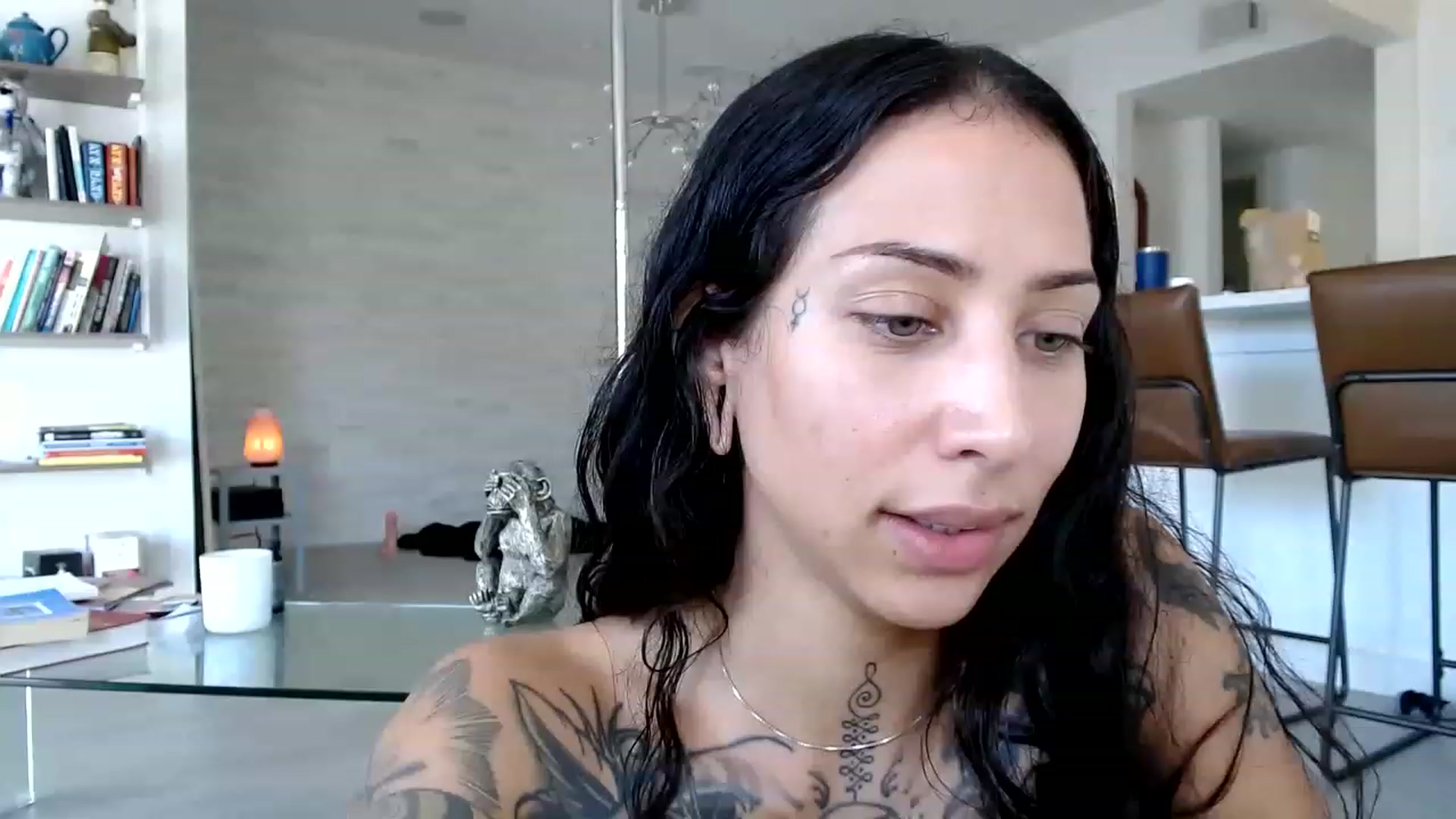 Gallery image thumbnail from Aydubz's myfreecams stream on, 01/19/2023, 16:29 image 19 of 20