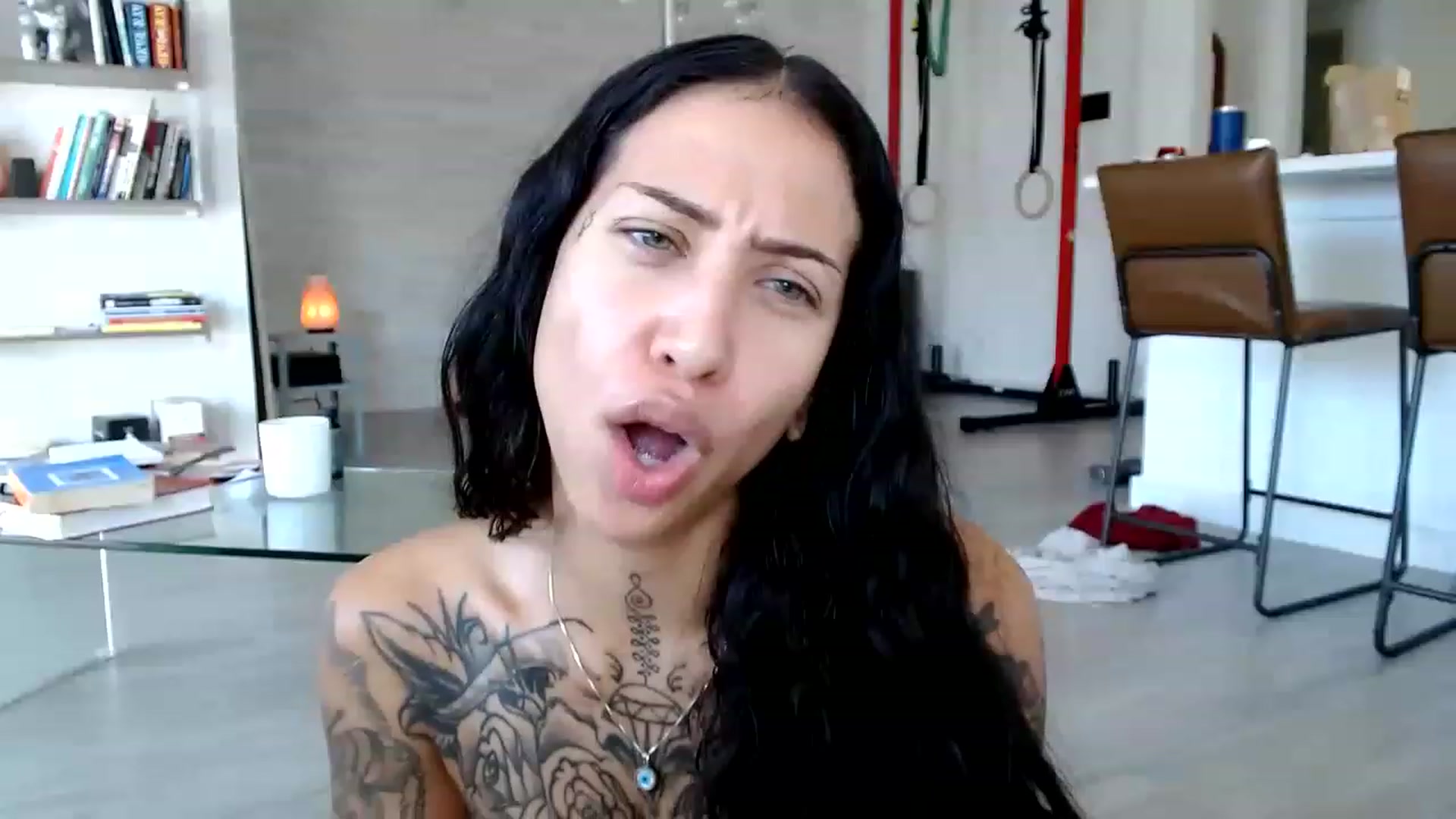 Gallery image thumbnail from Aydubz's myfreecams stream on, 01/19/2023, 16:29 image 14 of 20