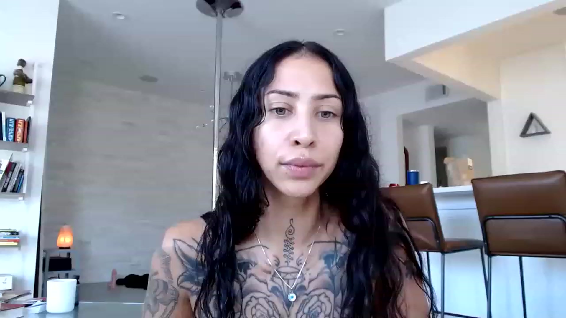 Gallery image thumbnail from Aydubz's myfreecams stream on, 01/19/2023, 16:29 image 2 of 20