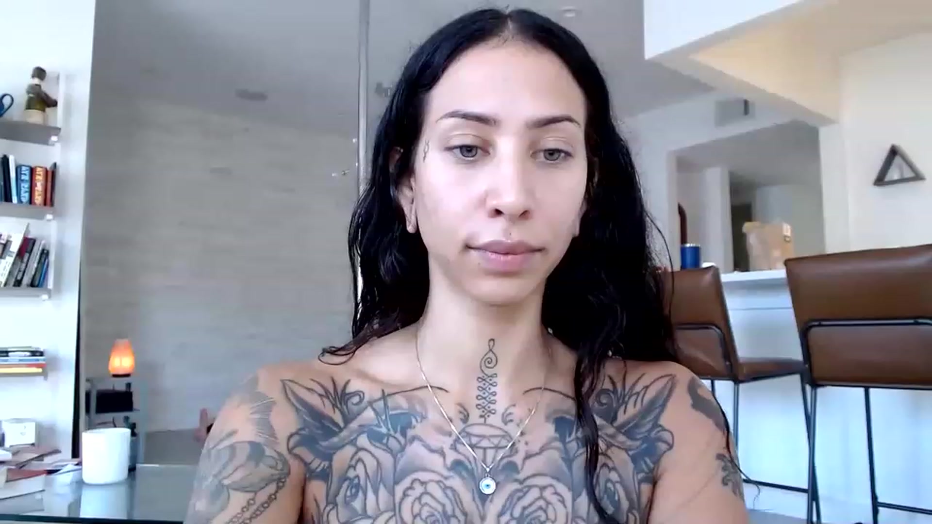 Gallery image thumbnail from Aydubz's myfreecams stream on, 01/19/2023, 16:29 image 7 of 20