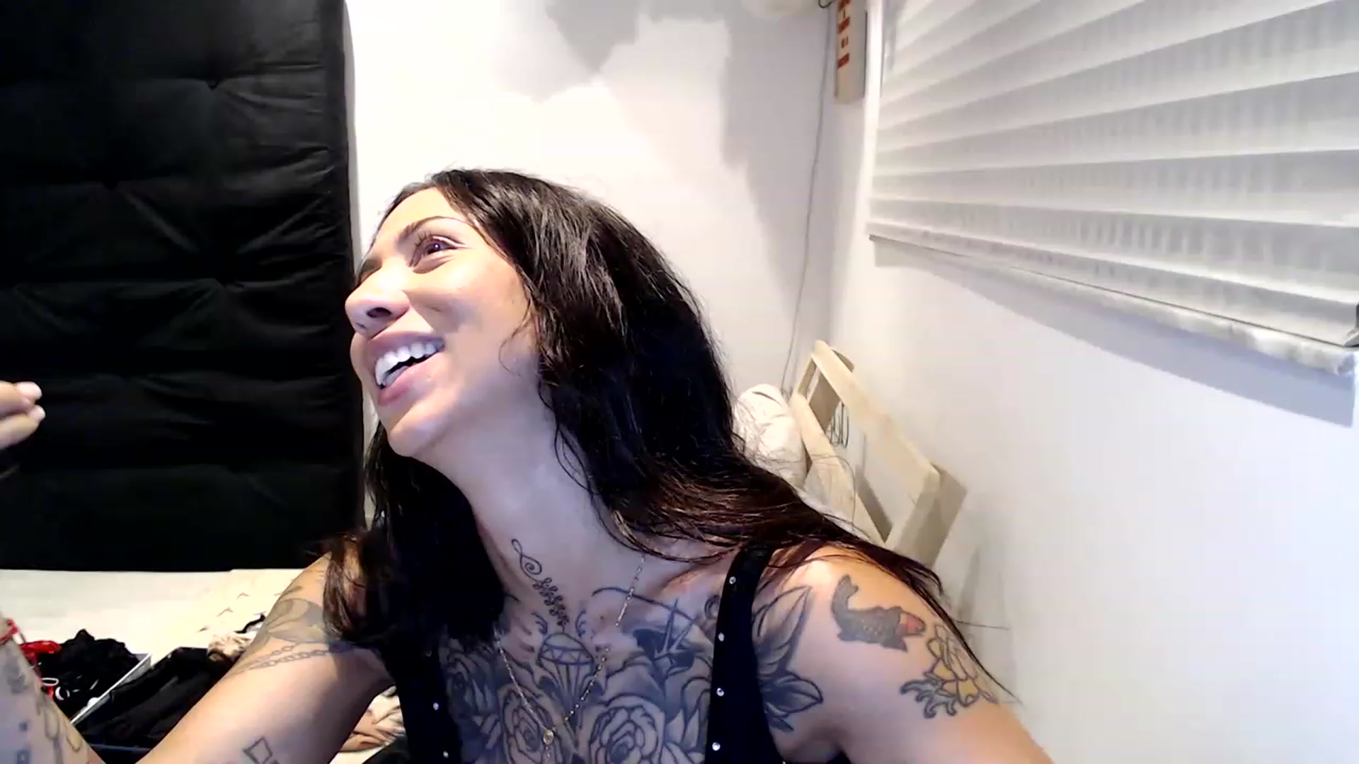 Gallery image thumbnail from Aydubz's myfreecams stream on, 02/23/2023, 03:48 image 14 of 20