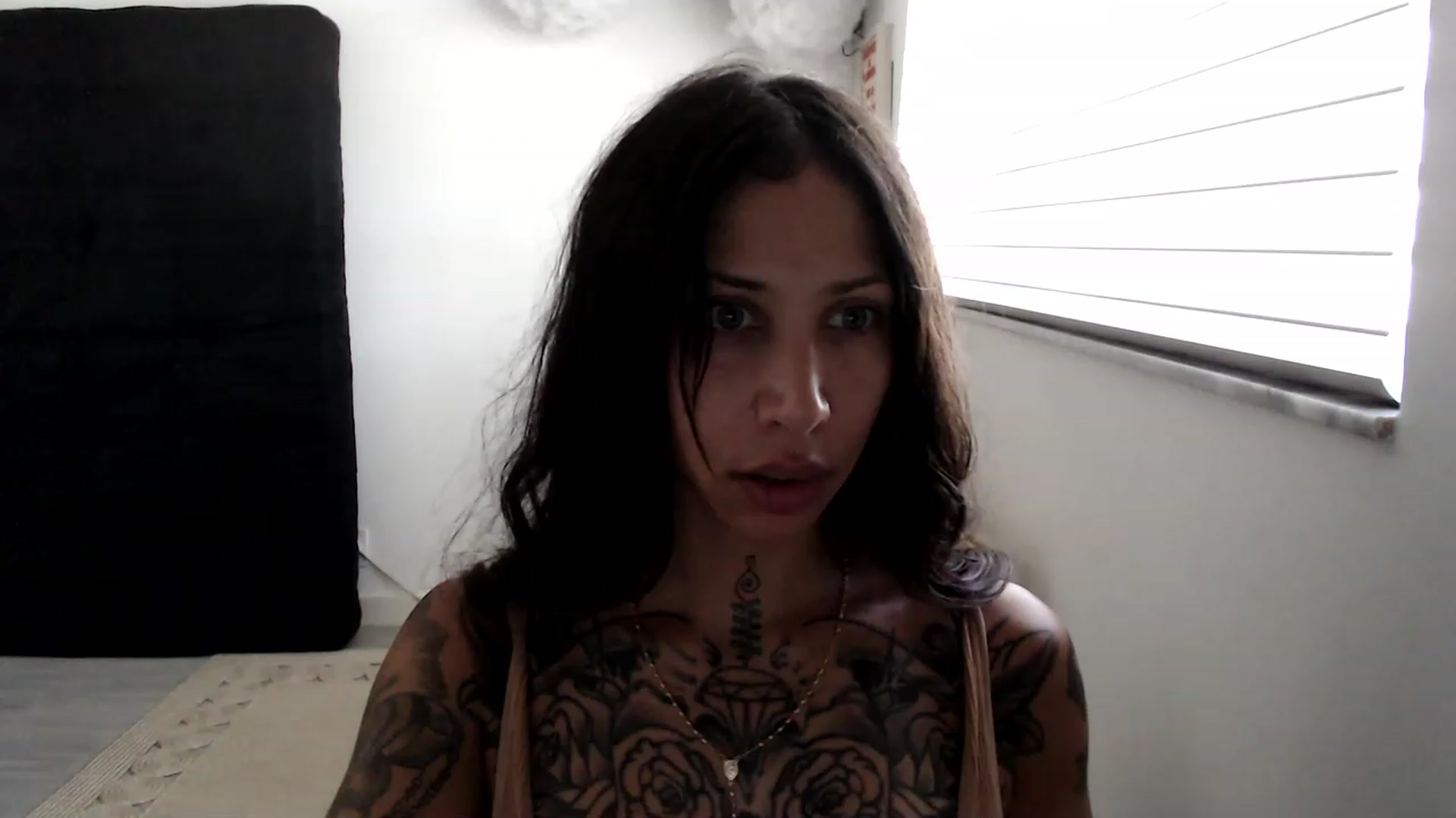 Gallery image thumbnail from Aydubz's myfreecams stream on, 02/23/2023, 16:39 image 1 of 20