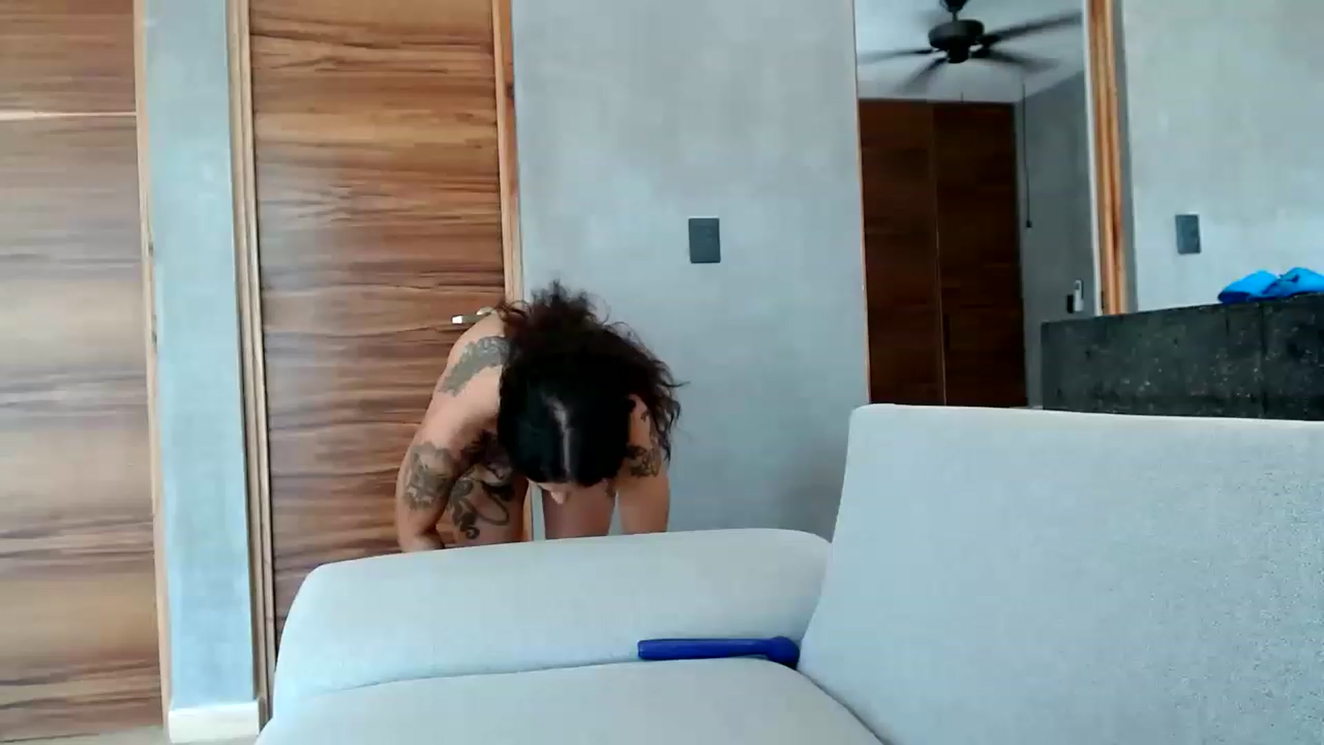 Gallery image thumbnail from Aydubz's myfreecams stream on, 04/07/2023, 16:29 image 4 of 20