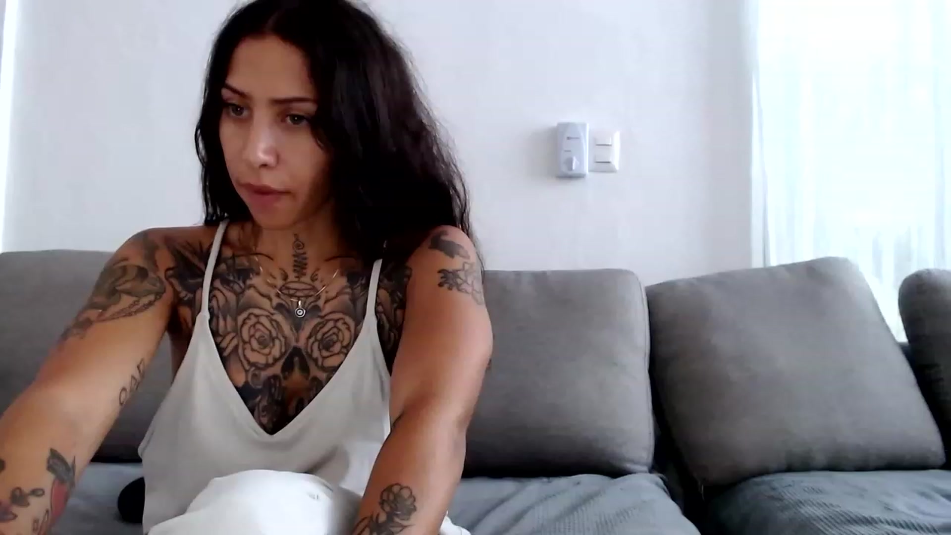 Gallery image thumbnail from Aydubz's myfreecams stream on, 05/10/2023, 15:12 image 15 of 20