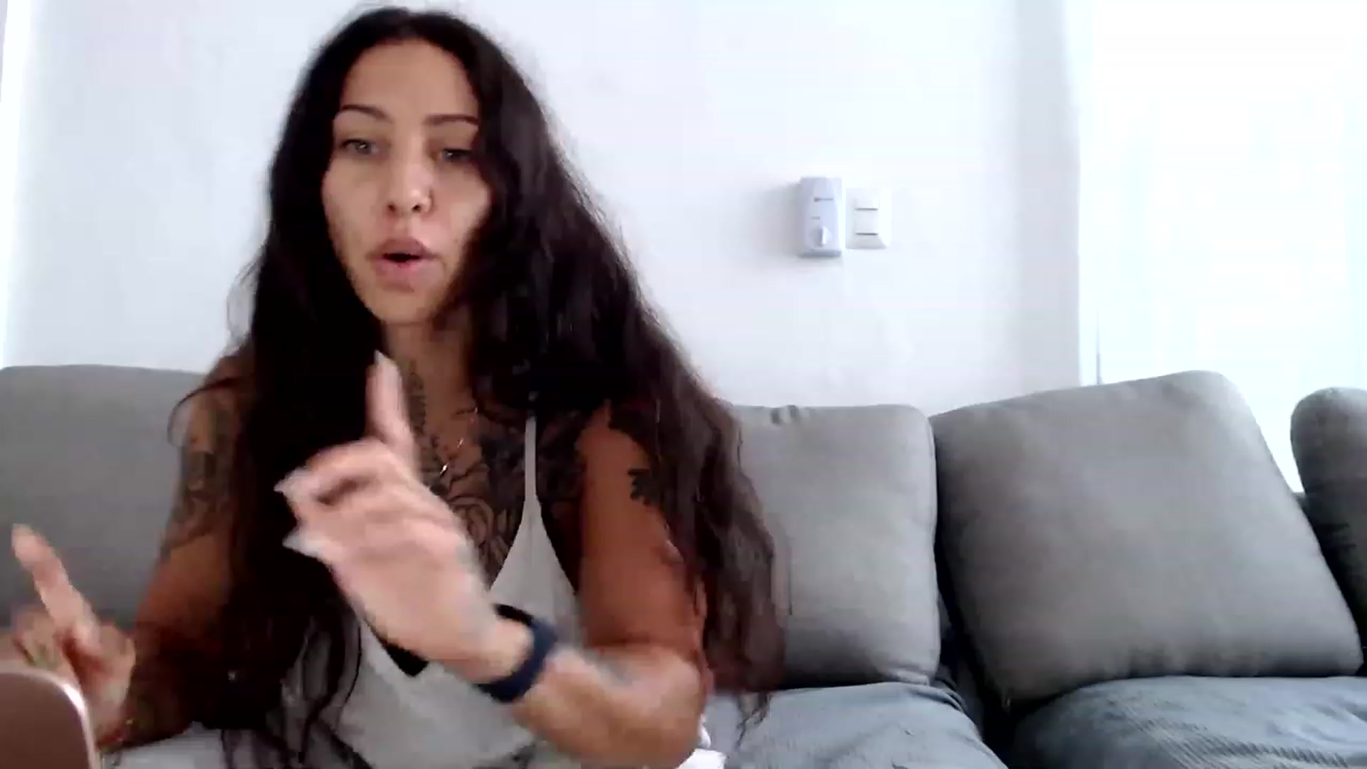 Gallery image thumbnail from Aydubz's myfreecams stream on, 05/10/2023, 15:12 image 18 of 20