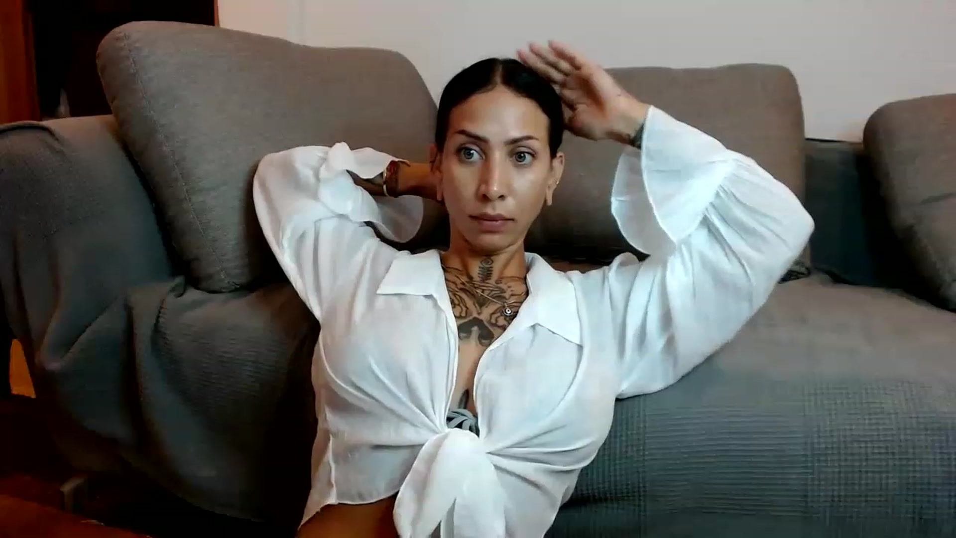 Gallery image thumbnail from Aydubz's myfreecams stream on, 05/15/2023, 01:17 image 6 of 20