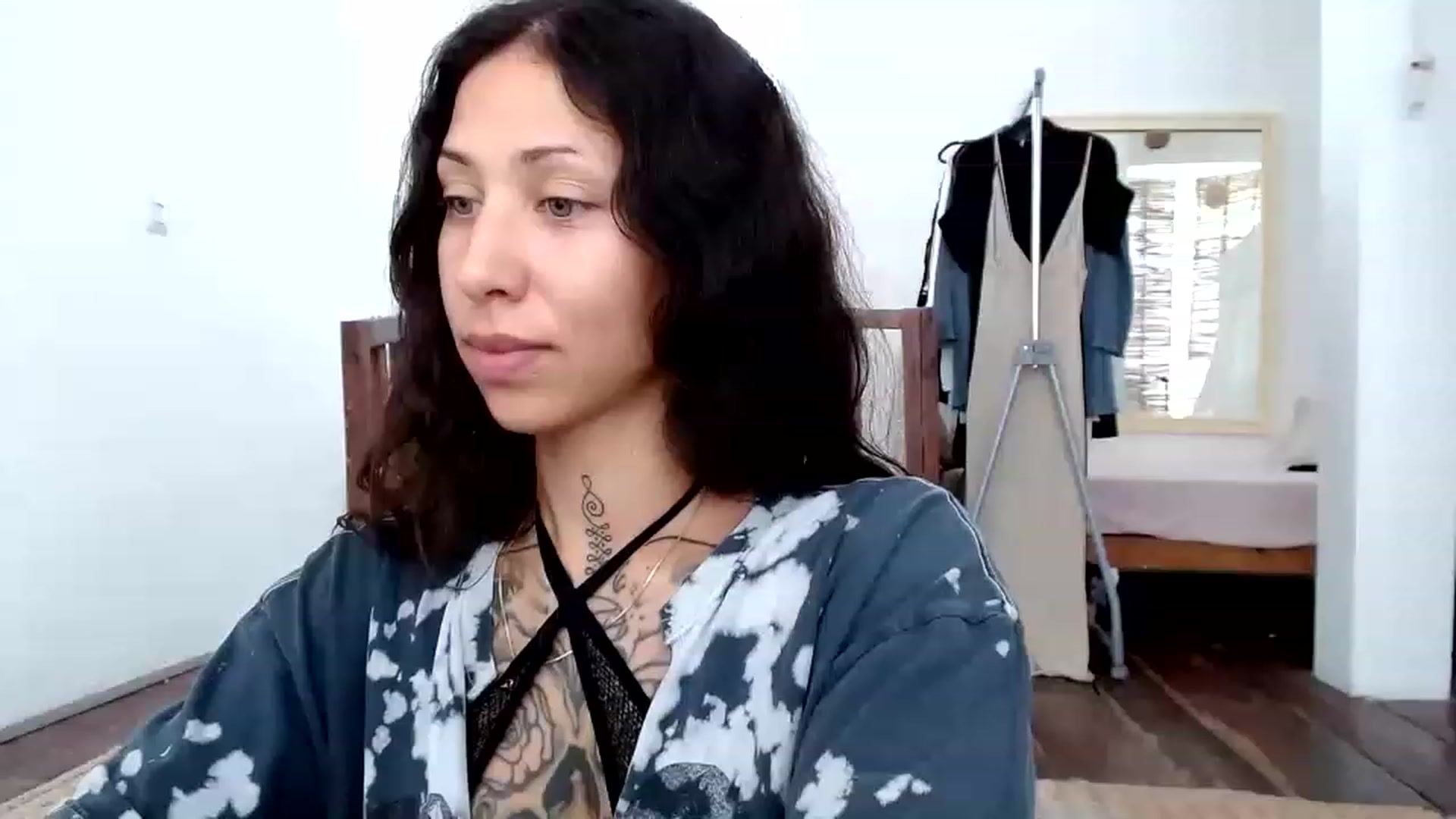 Gallery image thumbnail from Aydubz's myfreecams stream on, 05/17/2023, 16:38 image 4 of 20
